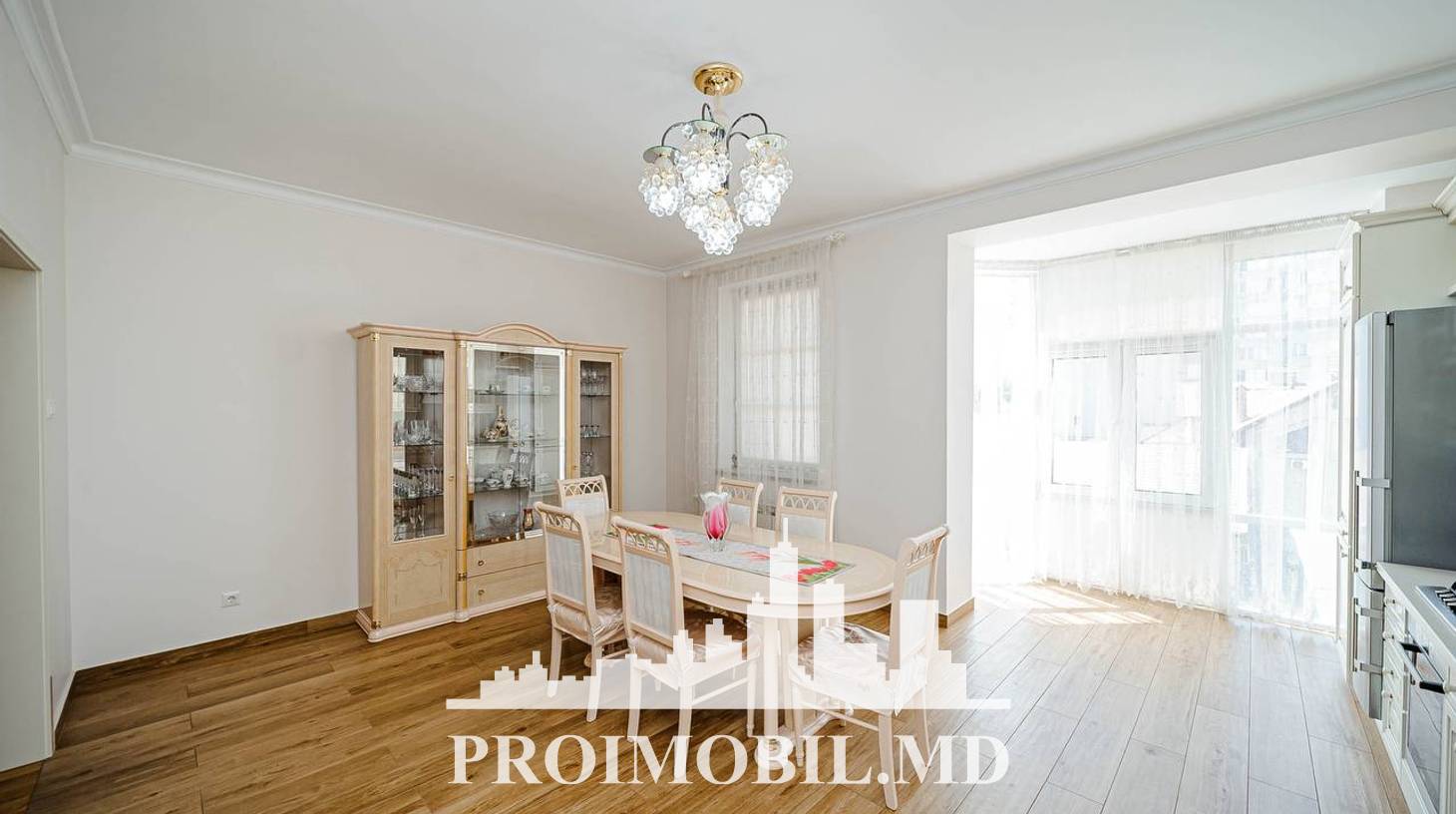https://images.proimobil.md/2oZCJBxzUFZw9RUqwE92h1yQu_xUO8TShPBG0qAoZqY/watermark:0.75:so:0:30:0.39/resize:fill:1460:816:1/gravity:ce/bG9jYWw6Ly8vZXN0YXRlL2xyL2FmM2QzMWZjLTFmOTgtNGY3Ny04NDdhLWRlYTEzMGVhOTc2ZC5qcGVn