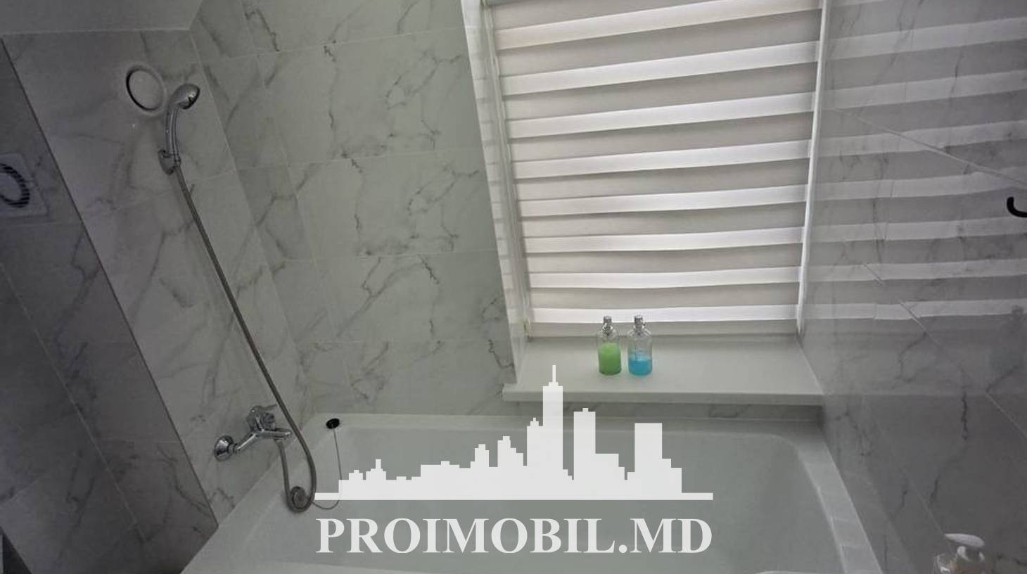 https://images.proimobil.md/2pCkAbLp4fl2Fh0akOpck_0sgxZM4kV3k5UAfa0ATb8/watermark:0.75:so:0:30:0.39/resize:fill:1460:816:1/gravity:ce/bG9jYWw6Ly8vZXN0YXRlL2xyLzJiMDhlMDFmLTZhNTYtNGZhYS1hZGNhLWJlMGRhODBiZjgzZC5qcGVn
