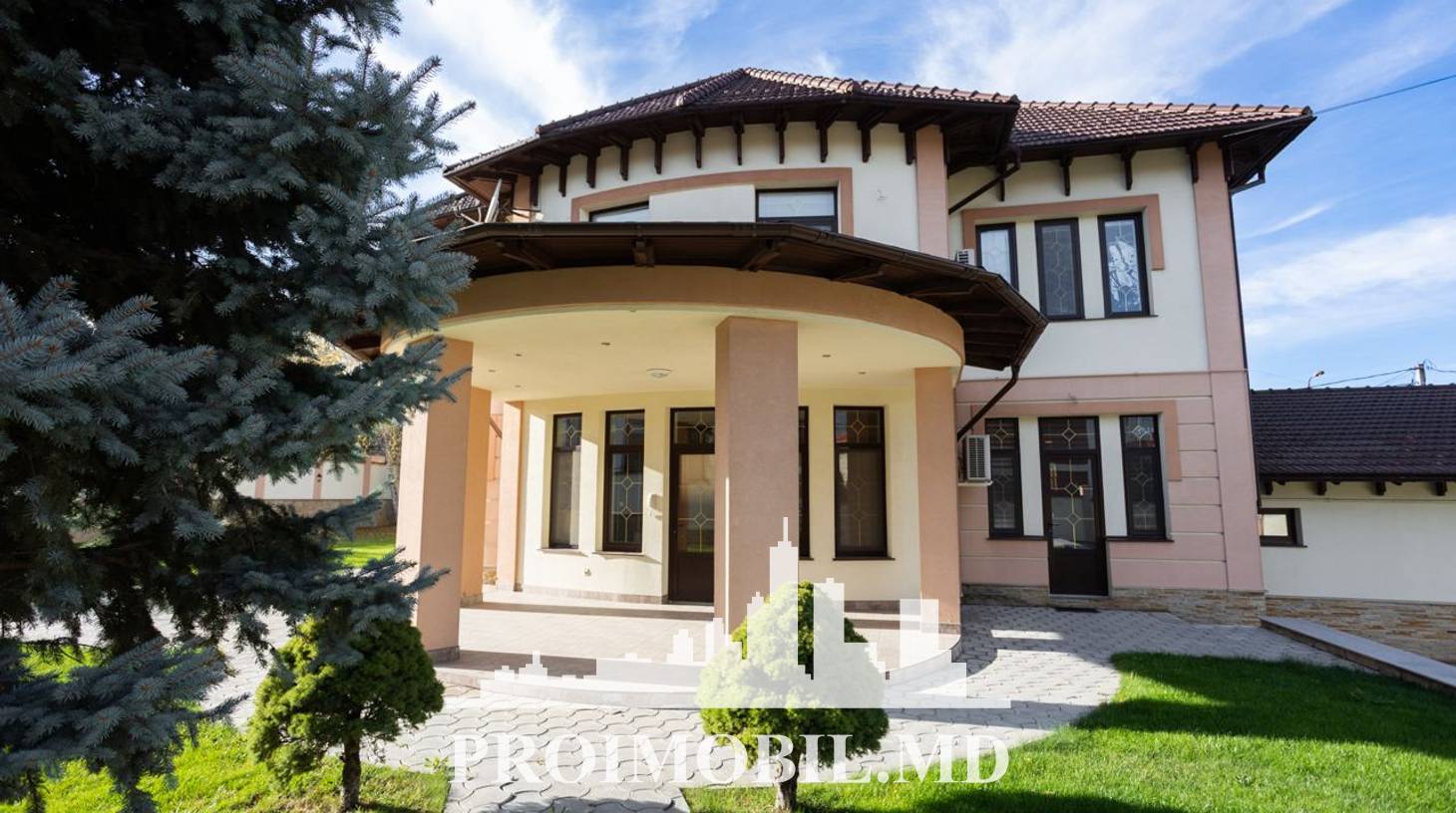 https://images.proimobil.md/2qpgDxijBK1L7va-AJlmvWka1Az2cB7hZ6z7234Kp2Q/watermark:0.75:so:0:30:0.39/resize:fill:1460:816:1/gravity:ce/bG9jYWw6Ly8vZXN0YXRlL2xyLzAzZTEzZTdkLTFjNmUtNGZkNy1hYjQ3LWU3ZjM3YzVmNTc3OS5qcGVn