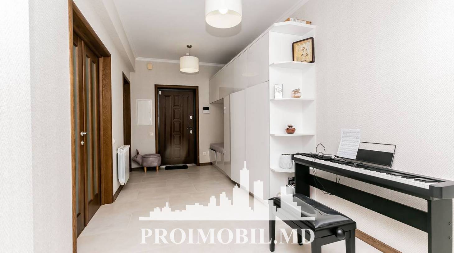 https://images.proimobil.md/2sYd50z3alhvYTpeyDc839HwU5mVt9SF-pWYCo1x2Ok/watermark:0.75:so:0:30:0.39/resize:fill:1460:816:1/gravity:ce/bG9jYWw6Ly8vZXN0YXRlL2xyL2I4YmNlOWI1LTNkZmItNGQ3MS1iYzJhLTEwNWQyMTAxNGFhOC5qcGVn