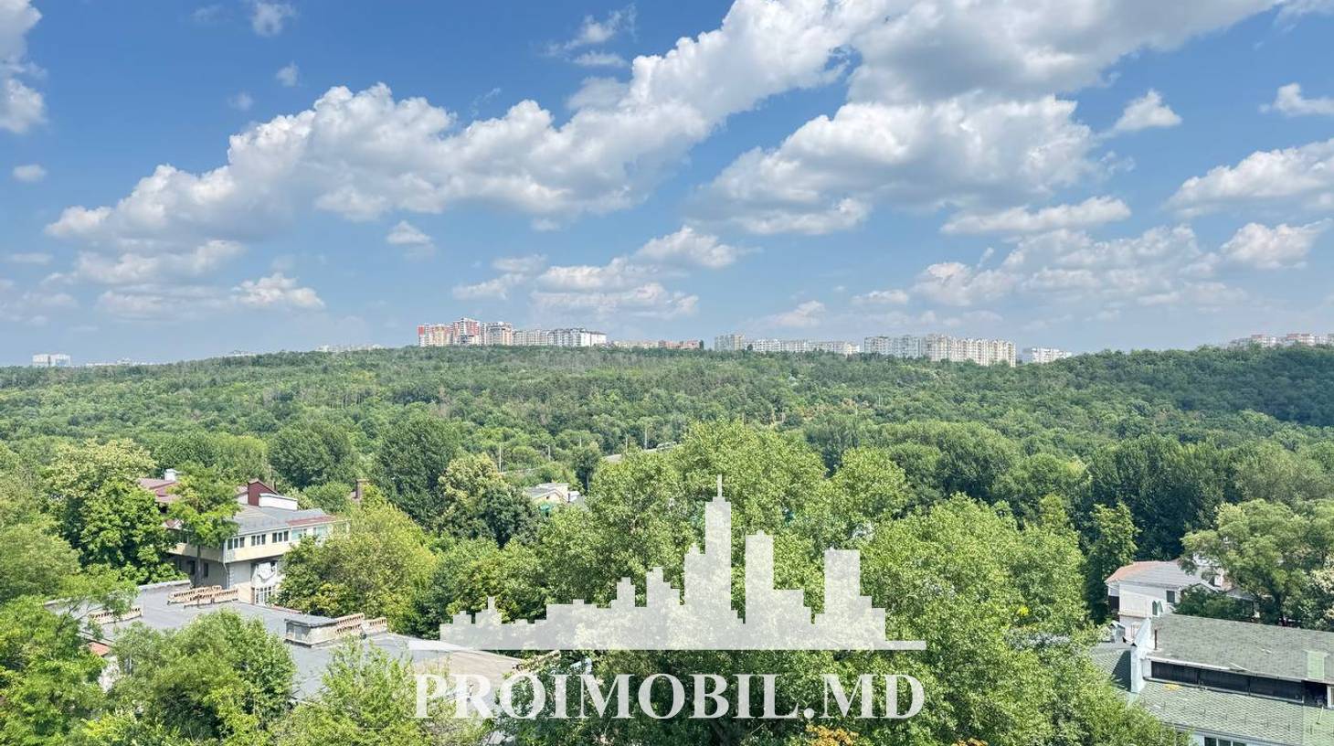 https://images.proimobil.md/2tFXrBBZfpm_Z12wGt9zDkff3GbJxcc8reOkOLM5YZU/watermark:0.75:so:0:30:0.39/resize:fill:1460:816:1/gravity:ce/bG9jYWw6Ly8vZXN0YXRlL2xyL2Q4YzI3YzFkLWUyOGYtNGU4NS04MzI3LTMzNTBlN2U3ZmQ5Ny5qcGVn