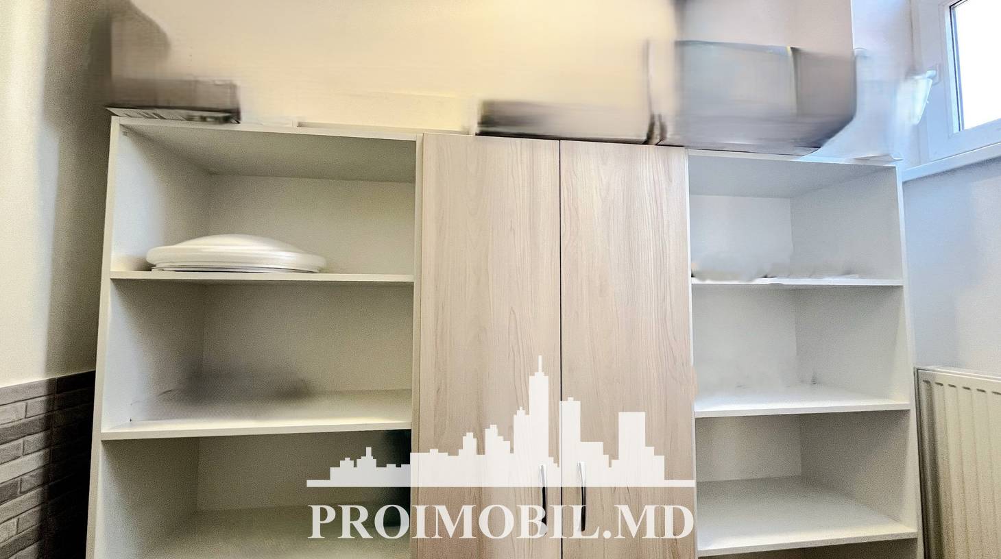 https://images.proimobil.md/2xM5KO2aXZjIaniZDsG2mJAqvD9nQFSkVMMTG0BoAjg/watermark:0.75:so:0:30:0.39/resize:fill:1460:816:1/gravity:ce/bG9jYWw6Ly8vZXN0YXRlL2xyLzlkZjQyNTZjLWI3MTktNGNhNy1iMjQ1LTg4YThlZWYyMTBkMS5qcGVn