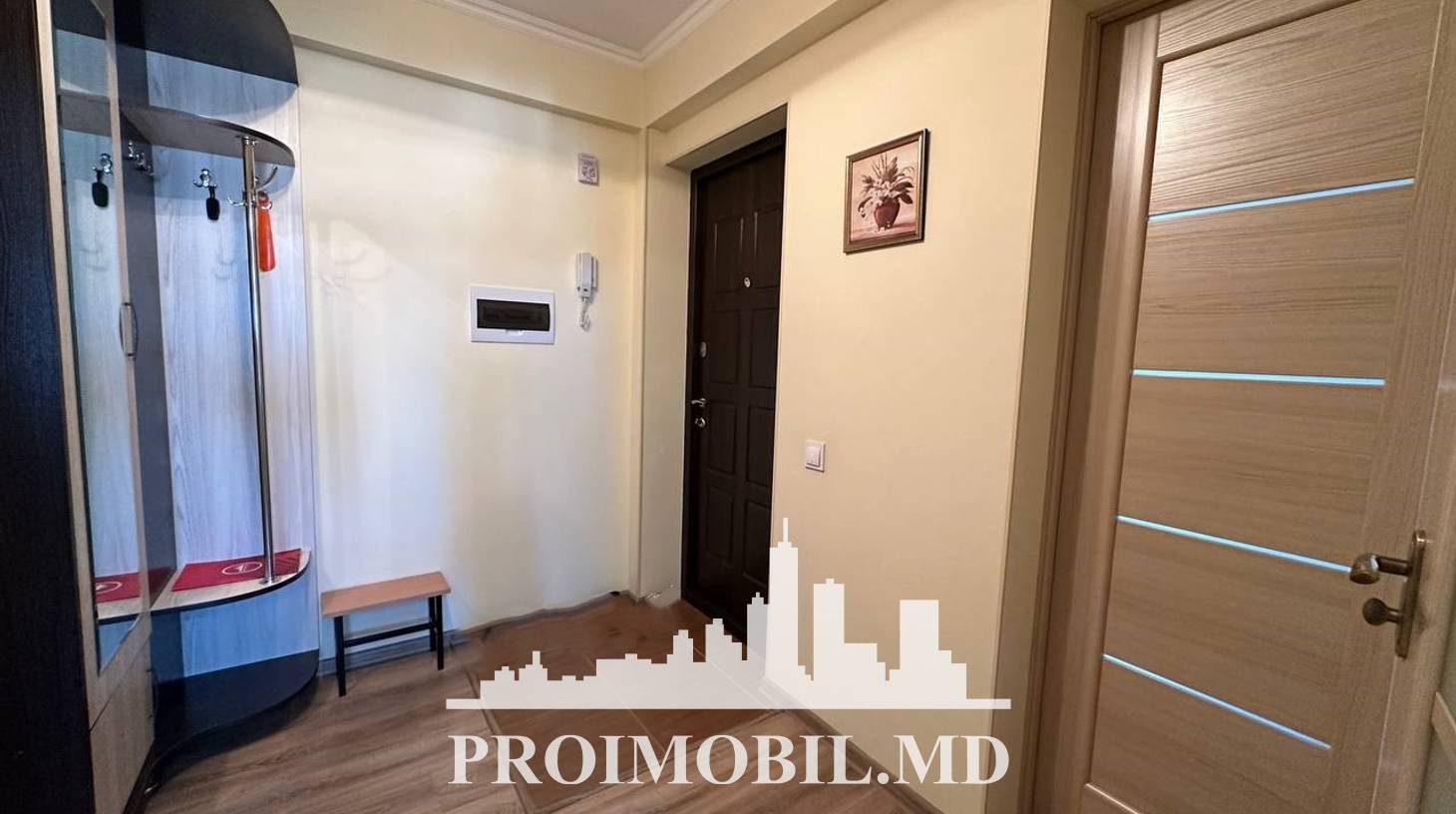https://images.proimobil.md/2xTM4SmbVfUIG3RI8mJOZTkLbfHZxv9E6ygiiPjQy9A/watermark:0.75:so:0:30:0.39/resize:fill:1460:816:1/gravity:ce/bG9jYWw6Ly8vZXN0YXRlL2xyLzA1OTQ2NmI1LTU2NDEtNDM1NC04OGUwLTcwZTk0ZDc2NzQ0OS5qcGVn
