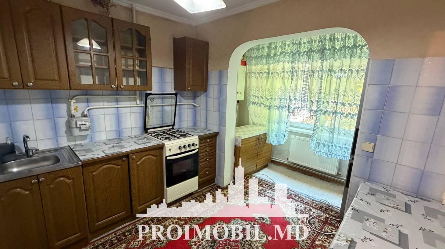 https://images.proimobil.md/2xrRE3GDxFv0GrubK6w_h9yy0-BXF06zmrIWXpreejQ/watermark:0.75:so:0:30:0.39/resize:fill:1460:816:1/gravity:ce/bG9jYWw6Ly8vZXN0YXRlL2xyLzBlNzM3MDBmLTRlNDMtNDVjNy04YmI5LTIzZThkMWE4Yzk1OC5qcGVn