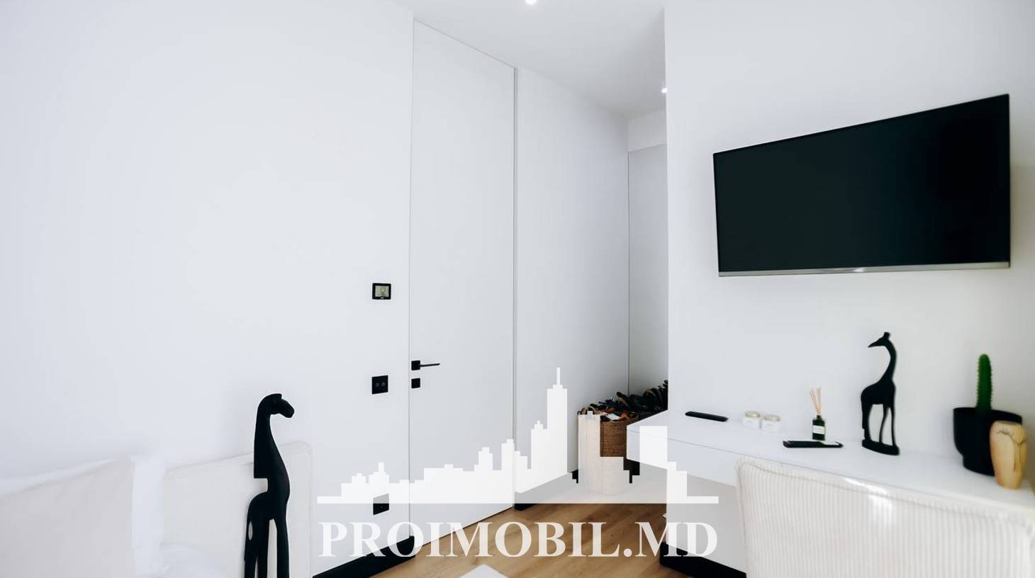 https://images.proimobil.md/31i6yUgrjqOXrOIyDvh8IkwnkwCjo9Hj9aYKab9YMs4/watermark:0.75:so:0:30:0.39/resize:fill:1460:816:1/gravity:ce/bG9jYWw6Ly8vZXN0YXRlL2xyLzg1YjNlNzQyLWM4NWMtNDg5MS1iOGIwLWUyYWQzYjkwM2NjYi5qcGVn