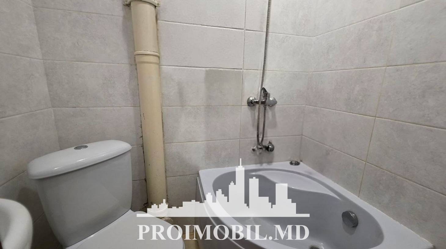https://images.proimobil.md/328qz7dc_-IYoS-0EAQCcLFBFpeLBPcXw5uXxKn3cZE/watermark:0.75:so:0:30:0.39/resize:fill:1460:816:1/gravity:ce/bG9jYWw6Ly8vZXN0YXRlL2xyL2UxZDQxMDFjLTVkNGMtNGVkMS1hYTA5LWMzZjNjOTdjMThhZS5qcGVn