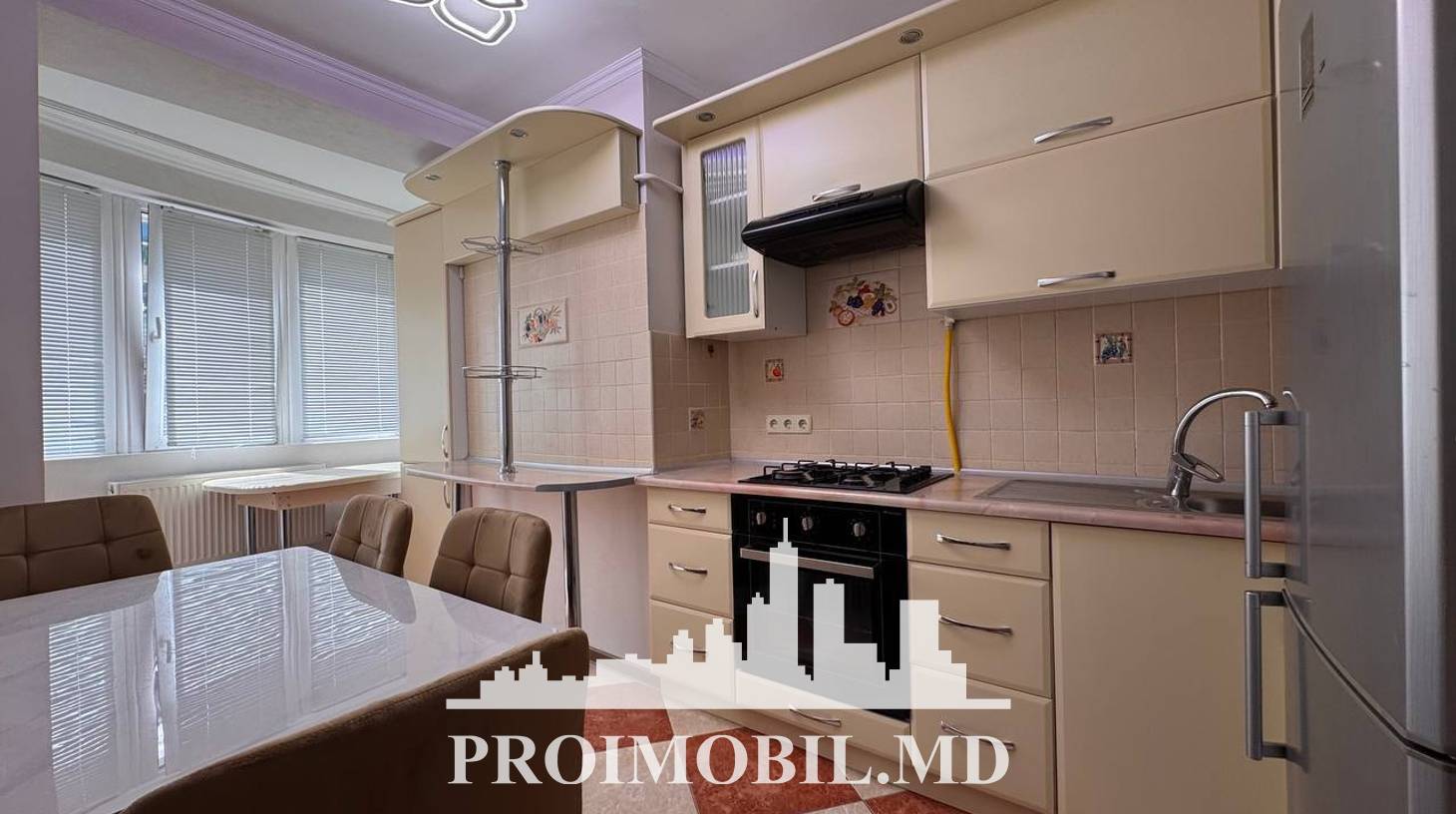 https://images.proimobil.md/33O7clz57J3zYnXdqLEtVEwDOPER-bRH5-hCptlS4wE/watermark:0.75:so:0:30:0.39/resize:fill:1460:816:1/gravity:ce/bG9jYWw6Ly8vZXN0YXRlL2xyLzE4ZjU0NjkxLWRiMTQtNDlkYi04OTEzLTdlOTBlNjMwMjhlZS5qcGVn