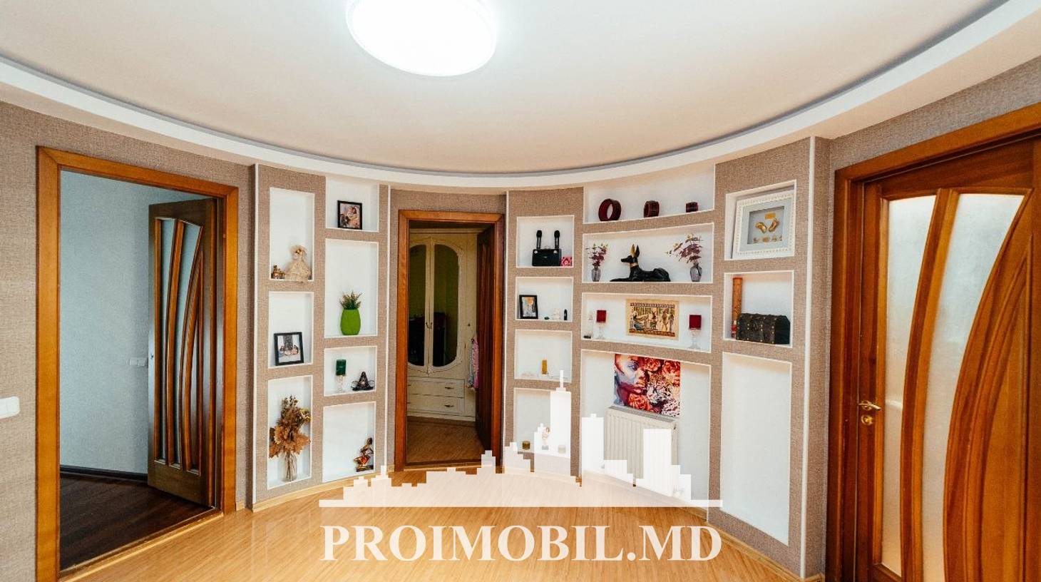 https://images.proimobil.md/34pIJICU-1ZNudruvx-xLr6lJEfLJMtKJMQ9olyH3k4/watermark:0.75:so:0:30:0.39/resize:fill:1460:816:1/gravity:ce/bG9jYWw6Ly8vZXN0YXRlL2xyL2Q3OTg0YThmLThkZjYtNGY1My1hNzk2LWVjNzdhYTAyZTEwNi5qcGVn