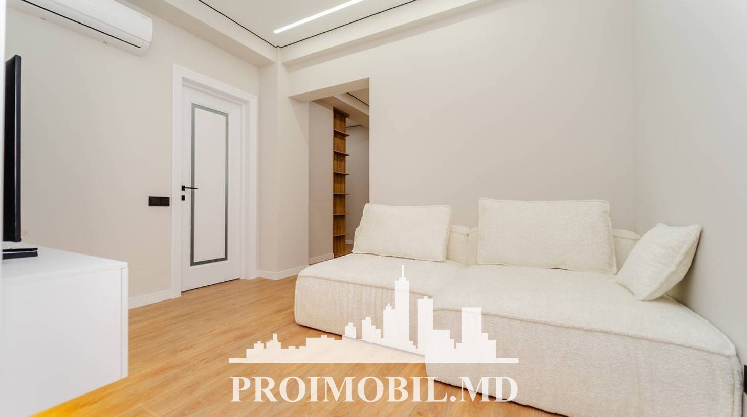 https://images.proimobil.md/35aJUETPfB4GBXVi6Vbmk_erQR3ZqjdvJT5Jft3Q61Y/watermark:0.75:so:0:30:0.39/resize:fill:1460:816:1/gravity:ce/bG9jYWw6Ly8vZXN0YXRlL2xyLzkxM2RhMzZiLWExNGMtNDhhNi04MjU1LTBhMzQ0MDhiMGI0Yy5qcGVn