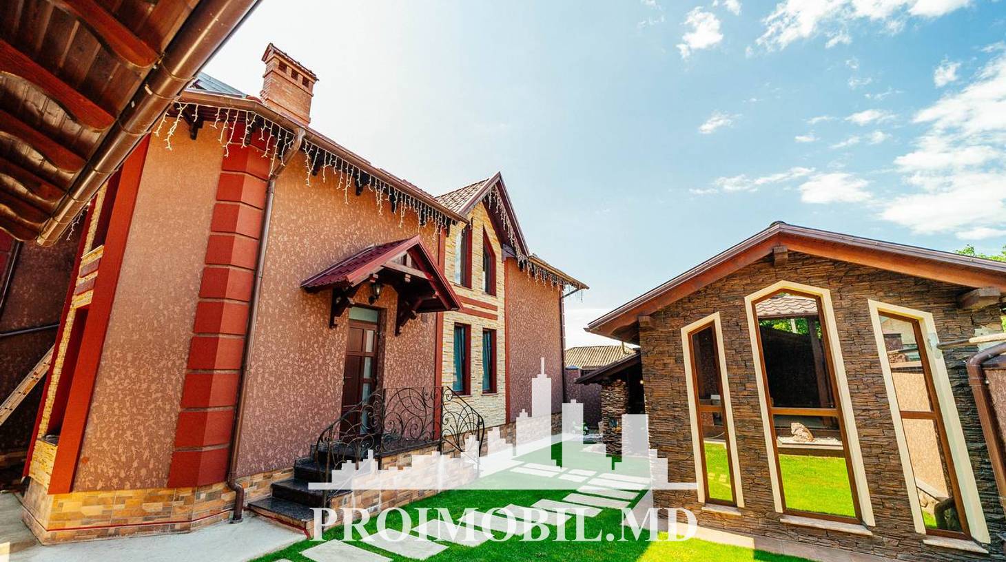 https://images.proimobil.md/35jFljQAtJOXLzOzH174y4-sqWVv16dIHo9NqCDDTBE/watermark:0.75:so:0:30:0.39/resize:fill:1460:816:1/gravity:ce/bG9jYWw6Ly8vZXN0YXRlL2xyL2E1MzA4MWE0LWNkNWEtNGJhZC1iYjIzLThmZTBkNmQwOWY5Mi5qcGVn