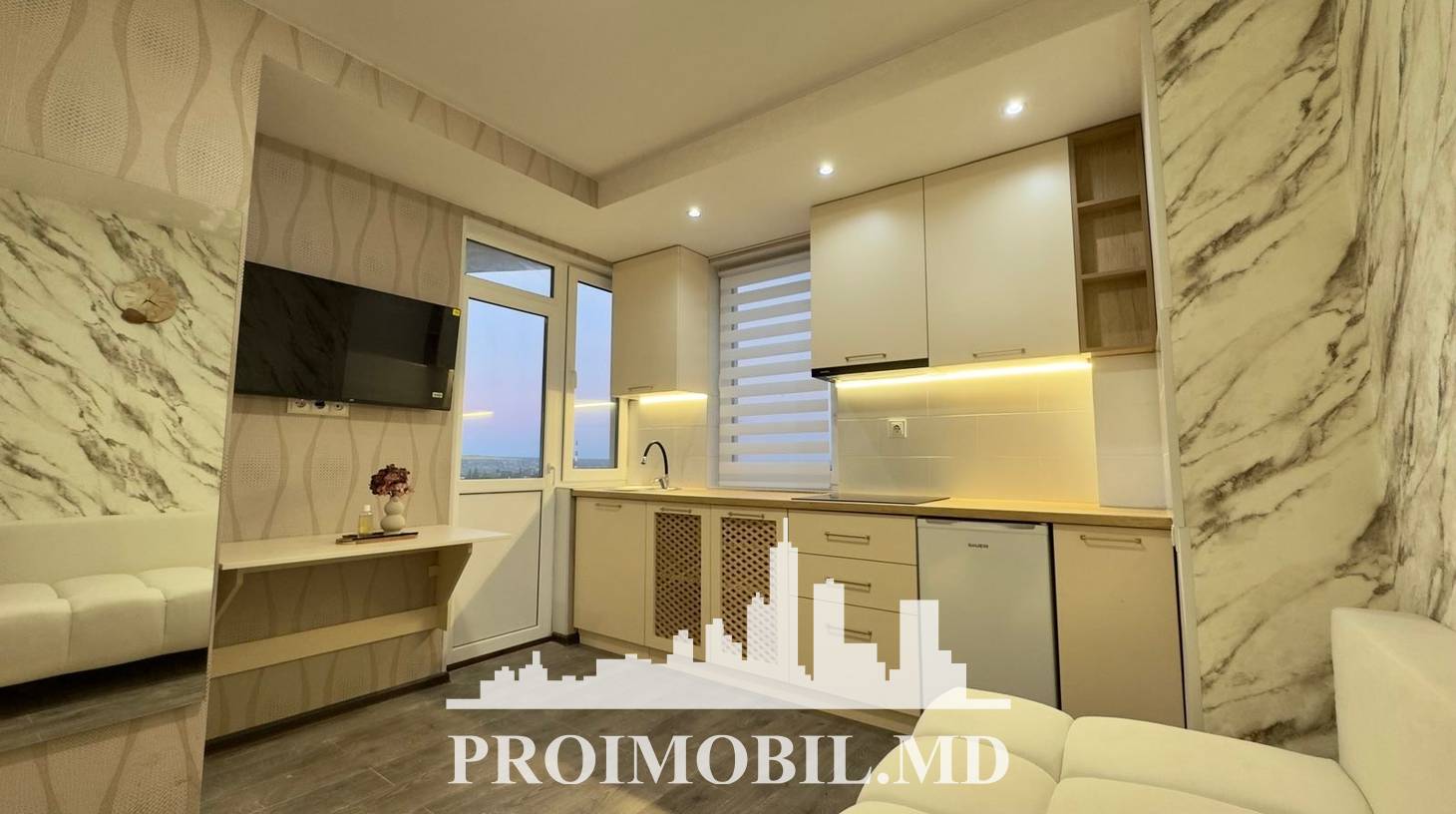 https://images.proimobil.md/3952SQr5P3L4qcyTyh-xQHyXVBC0L6GSuNBcVS2D5RE/watermark:0.75:so:0:30:0.39/resize:fill:1460:816:1/gravity:ce/bG9jYWw6Ly8vZXN0YXRlL2xyL2U4YjIzZTg4LWYwMmItNGY3MS05NTgyLTQ3Njc2ZTZkZDdlYy5qcGVn