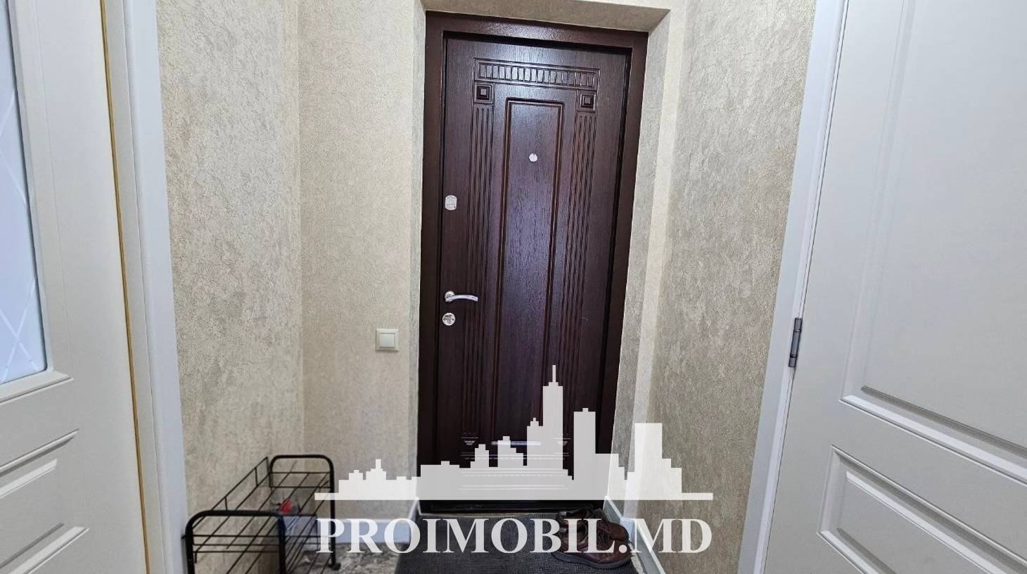 https://images.proimobil.md/39bfbPSjbFVCQoZCtWr2N7HxYKqn9hL6dB8gIPqDnb0/watermark:0.75:so:0:30:0.39/resize:fill:1460:816:1/gravity:ce/bG9jYWw6Ly8vZXN0YXRlL2xyLzFlZWMxMTQ5LWU1NzctNGUyNS04MTI5LWJhMmI2YWQ2NzhlNy5qcGVn