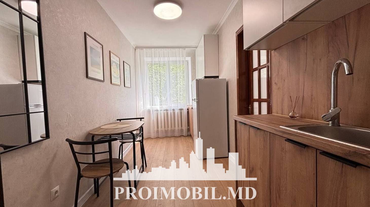 https://images.proimobil.md/3AJchyZ4r5xgr8IaPu8T_-G3qs2eXBBnEkjE63UuOkk/watermark:0.75:so:0:30:0.39/resize:fill:1460:816:1/gravity:ce/bG9jYWw6Ly8vZXN0YXRlL2xyLzUxNmQ5MTYxLTQzZjgtNDBmMC1hOGU4LWNiNjEyODk2OTIxMi5qcGVn