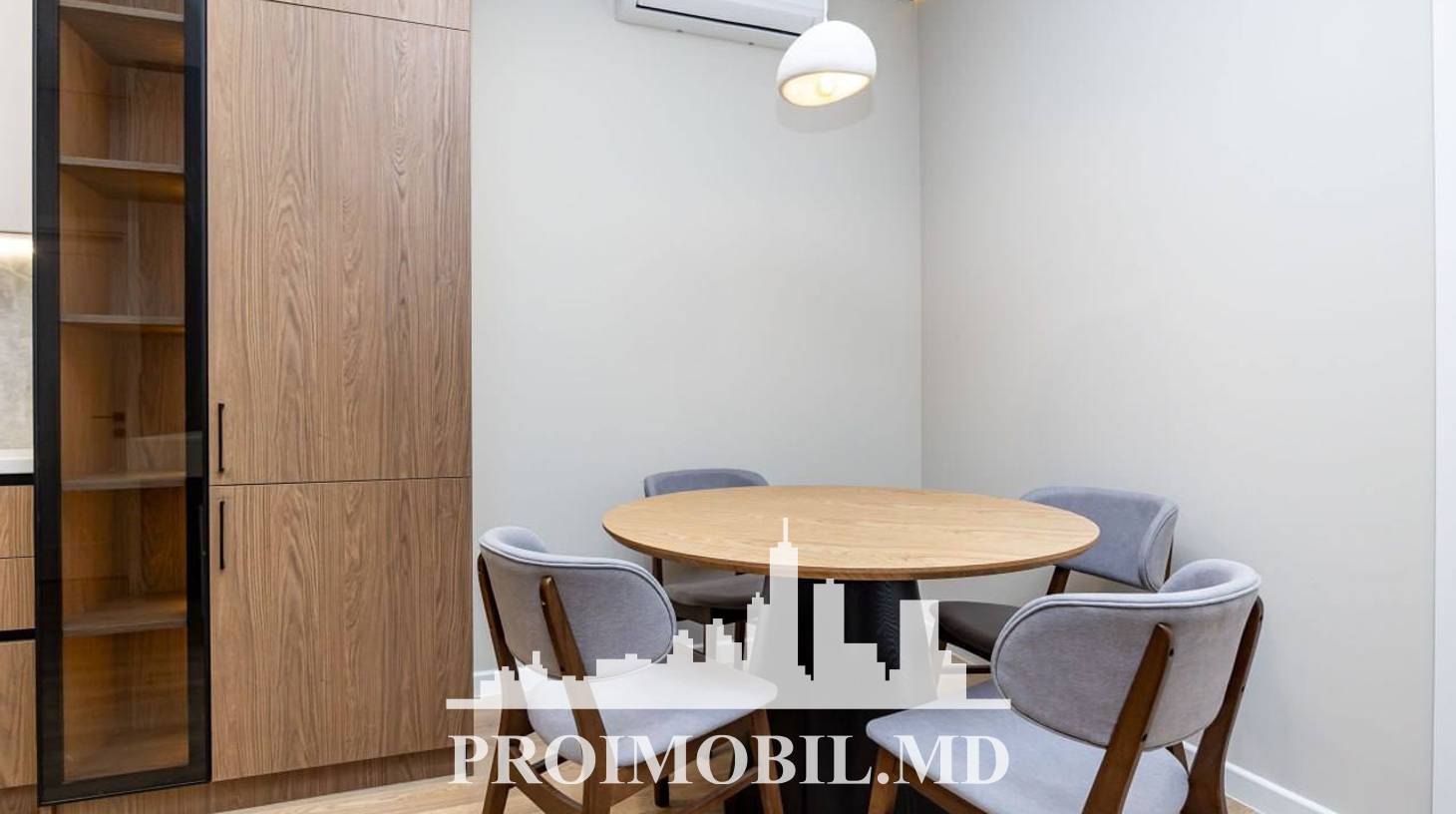 https://images.proimobil.md/3D28pb_cCbWPV6Ls6zlJGSmCXtLrj_DReP_u6At8GGM/watermark:0.75:so:0:30:0.39/resize:fill:1460:816:1/gravity:ce/bG9jYWw6Ly8vZXN0YXRlL2xyL2YzNTU1MTg5LWUxYTYtNDE4ZC1hOTBlLTUyNDlkMDUwNzRhOS5qcGVn