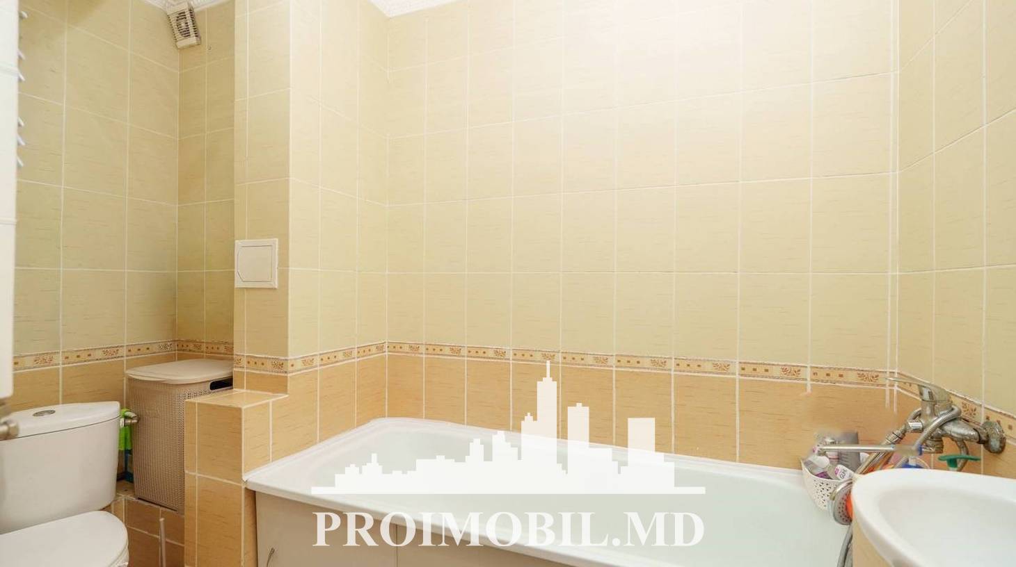 https://images.proimobil.md/3D9O9H2ZfRxvL4KTsYBOy7f3XB7lqqBq9UIGk832ULA/watermark:0.75:so:0:30:0.39/resize:fill:1460:816:1/gravity:ce/bG9jYWw6Ly8vZXN0YXRlL2xyLzQ0YjQ0N2YwLTk0NmQtNDgxOC05MmU4LTRhNDRiMmVkZWQyYS5qcGVn