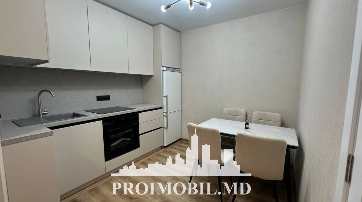 https://images.proimobil.md/3FEh-xw1hCequneHscJmK9zhV0kUSXF_QVjgt25a_Gc/watermark:0.75:so:0:30:0.39/resize:fill:1460:816:1/gravity:ce/bG9jYWw6Ly8vZXN0YXRlL2xyL2FlZWZiMDY5LTg1ZTctNDAwNy05ZDRjLWQ5OTgzMzc1NWY0NS5qcGVn