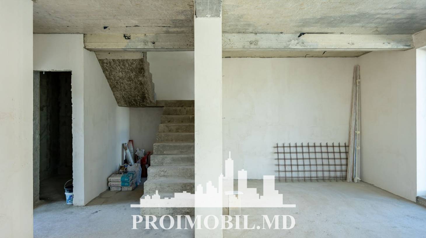 https://images.proimobil.md/3H4LMEkDMGXM6Bakeq2oaDQEtNmit4KT6huujWK40DA/watermark:0.75:so:0:30:0.39/resize:fill:1460:816:1/gravity:ce/bG9jYWw6Ly8vZXN0YXRlL2xyLzM1MmYyMTQ2LTIzMmItNGRlYi1hODM1LTA5NWQxNmEzNjExOC5qcGVn