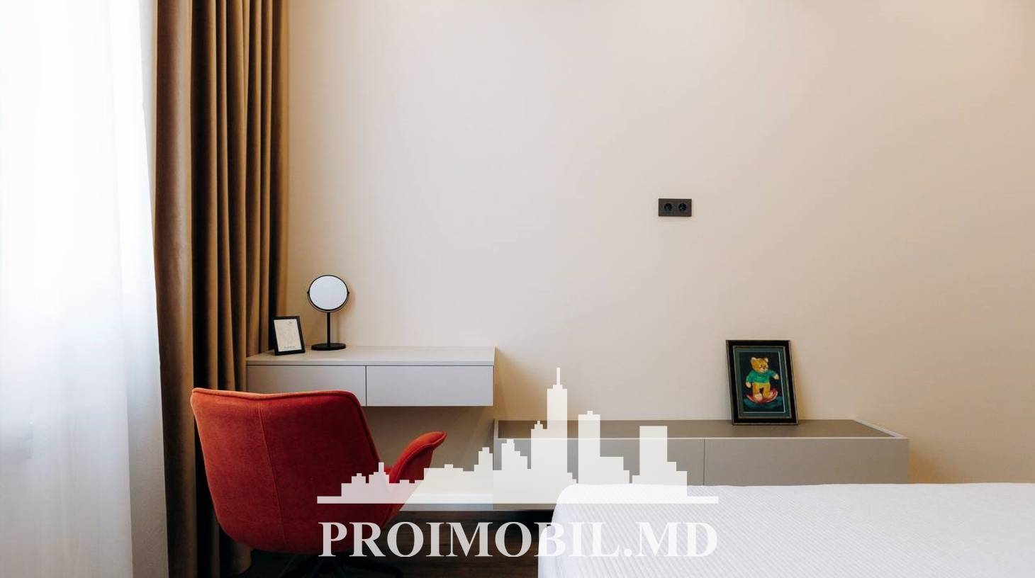 https://images.proimobil.md/3H9lvVMcr5ruM8yDulqoH_sw4i4fXS4j9M_7HIhiM5M/watermark:0.75:so:0:30:0.39/resize:fill:1460:816:1/gravity:ce/bG9jYWw6Ly8vZXN0YXRlL2xyLzVlYjMzOThhLWI3ODQtNDY2MC1hMjZmLTBkOWFiZDc0MTlhZi5qcGVn