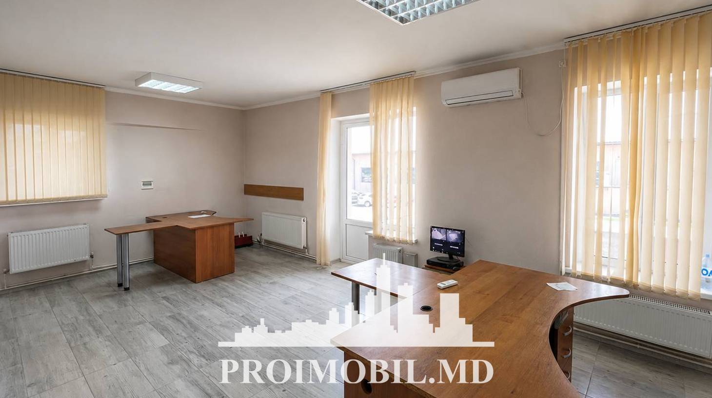https://images.proimobil.md/3L0Vq6GE8JBPrugwBE6JrnHwe2kYI1XZQxvQvYl8IKc/watermark:0.75:so:0:30:0.39/resize:fill:1460:816:1/gravity:ce/bG9jYWw6Ly8vZXN0YXRlL2xyLzBiODliN2JmLTlmMTUtNDk2Mi1iNmUzLTI3Y2JlZjU5NGQxOS5qcGVn
