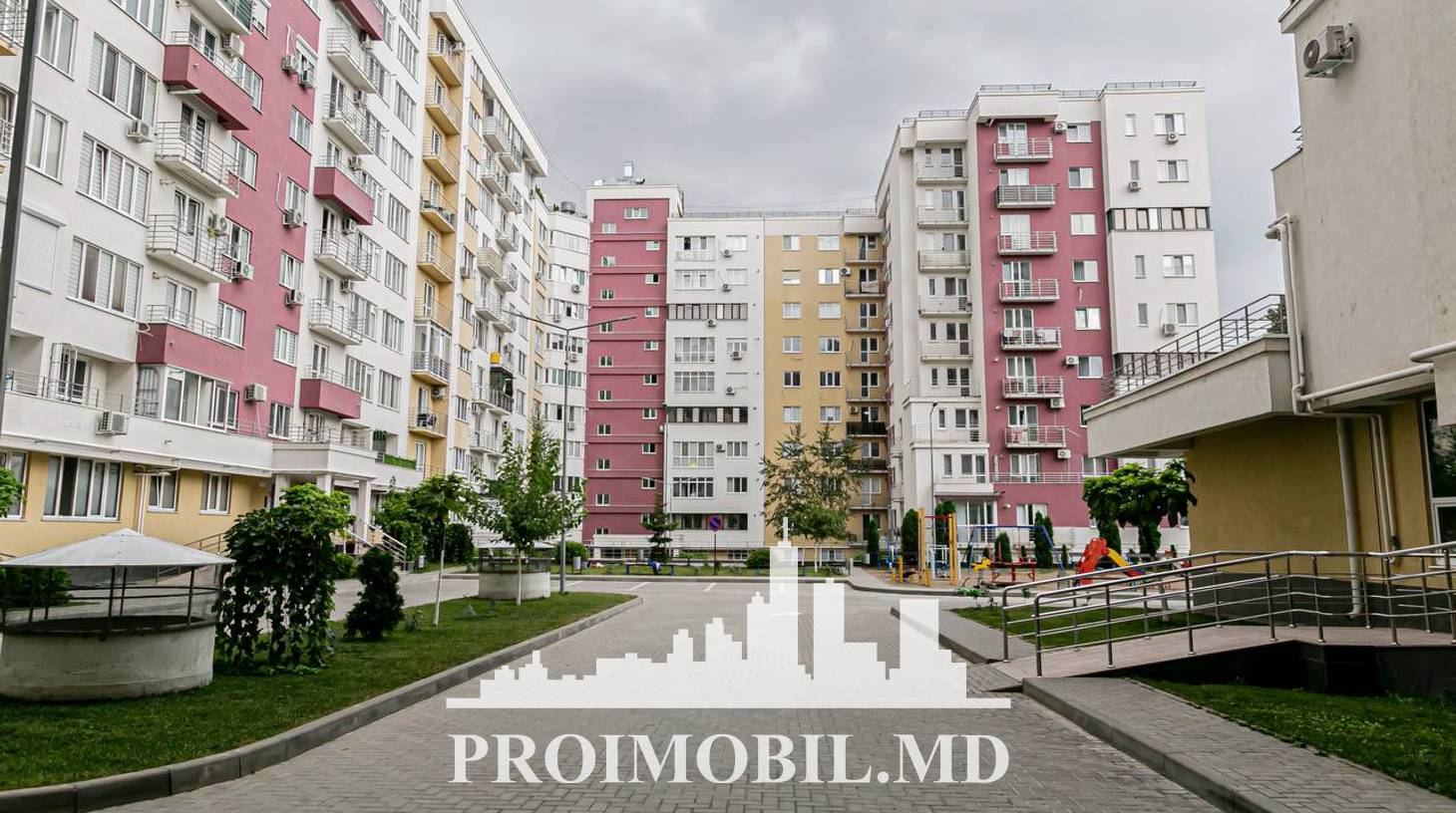 https://images.proimobil.md/3MOtkaH_13tp30lgUgl1zrCmBvWcJyx6KgZTPfshvNo/watermark:0.75:so:0:30:0.39/resize:fill:1460:816:1/gravity:ce/bG9jYWw6Ly8vZXN0YXRlL2xyLzc4NmJhODQyLTY0ZTMtNDc5ZC05NzY2LTFiNjFhYjg1YzlhYi5qcGVn