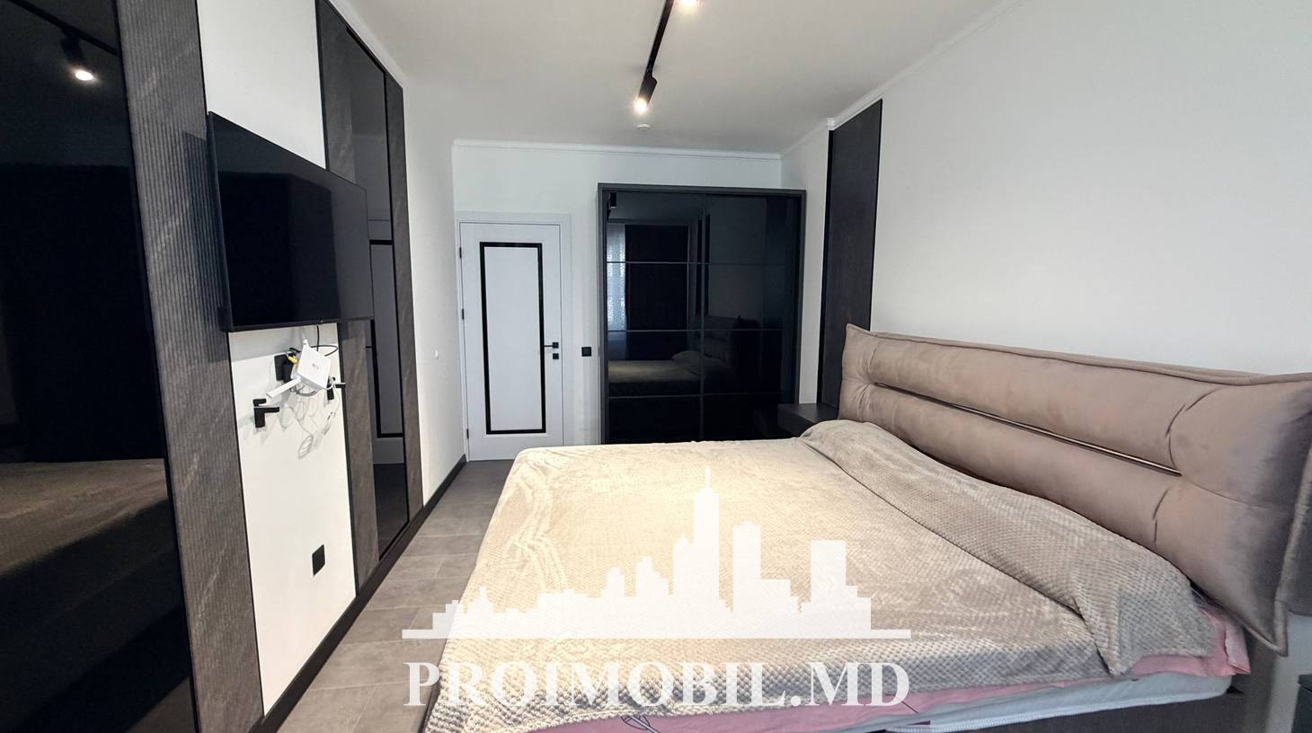 https://images.proimobil.md/3N64TiufWQe5tO44CYWcg1vIAZMOhy0zWPQeTg30zs0/watermark:0.75:so:0:30:0.39/resize:fill:1460:816:1/gravity:ce/bG9jYWw6Ly8vZXN0YXRlL2xyLzMwOTE0NzlkLTUxZDgtNDBmZi04YmE5LTMwMGNiN2Y5ZWU4Zi5qcGVn