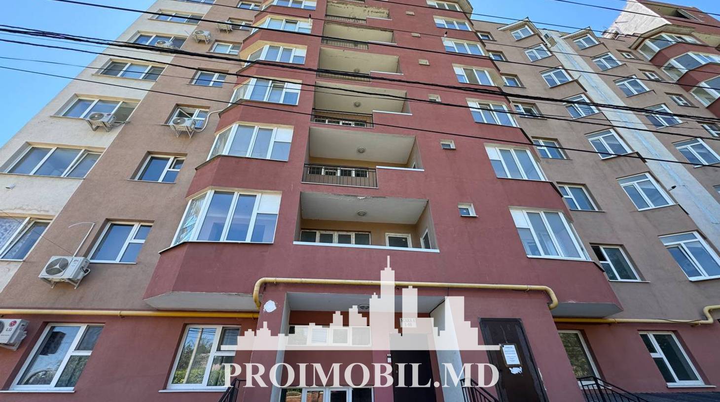 https://images.proimobil.md/3OtmK4DhLoWdOx1SZ9JJYxmMj60u80OZTiLprhRNfv8/watermark:0.75:so:0:30:0.39/resize:fill:1460:816:1/gravity:ce/bG9jYWw6Ly8vZXN0YXRlL2xyLzZlZjk1MzlkLTRiOGQtNDUwOC1hOGU1LTc0NmVlZTU0NTk4NC5qcGVn