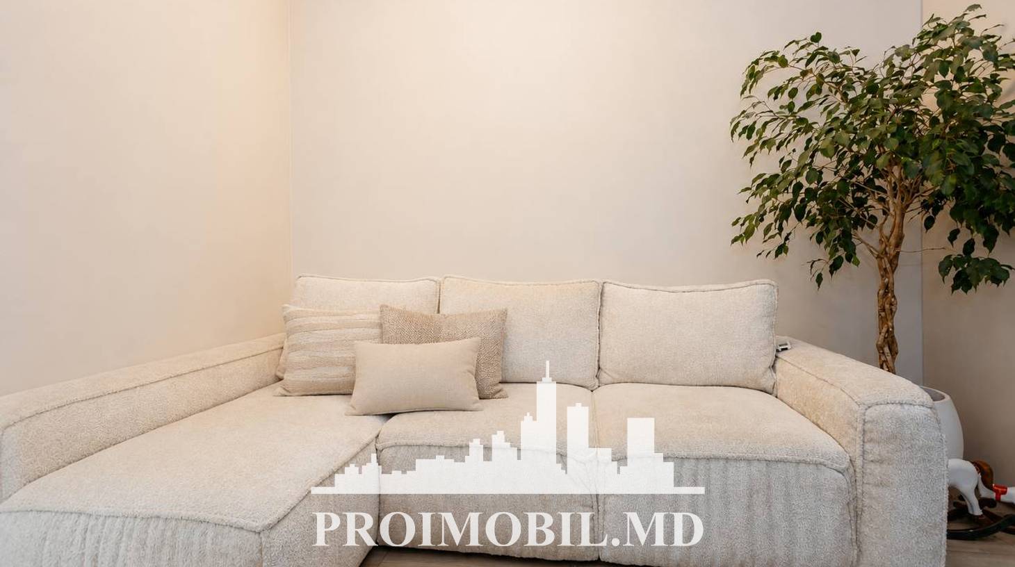 https://images.proimobil.md/3RbQFXNN4RKt_psCc1pr_IQ9eiHSr6-T2nn_gaOSZRY/watermark:0.75:so:0:30:0.39/resize:fill:1460:816:1/gravity:ce/bG9jYWw6Ly8vZXN0YXRlL2xyLzNmMmFlZDU4LWZjNmEtNDNhNi1hM2NjLWYwYjIwMmU4OTI5NS5qcGVn