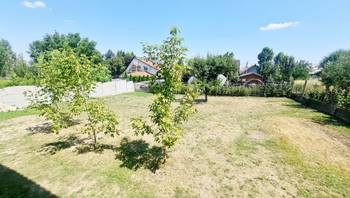 https://images.proimobil.md/3VkxEoSxYy2DVXEkxbbkyZn9pBQuzIXf8f3mDK_Fiz4/resize:fill:350:198:1/gravity:ce/bG9jYWw6Ly8vZXN0YXRlL2xyL2NjOTBkZDJiLWQ2MTMtNDQ4MC1hNWQ5LThkZTgxMjg5ZmY1Yi5qcGVn