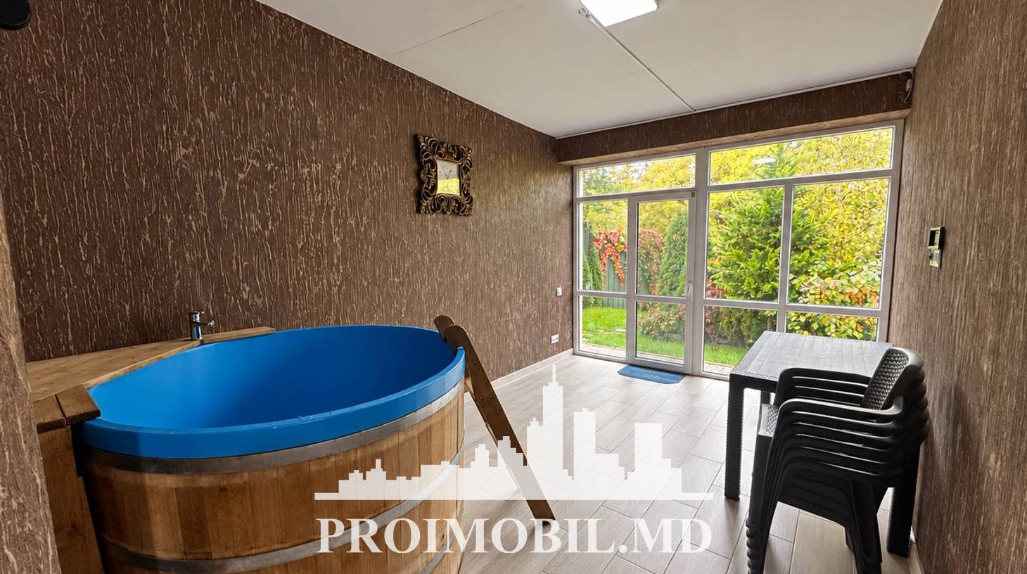 https://images.proimobil.md/3WR1560qYb7Qte7u70NeM6vdCh76gMJwdBuIglCZfio/watermark:0.75:so:0:30:0.39/resize:fill:1460:816:1/gravity:ce/bG9jYWw6Ly8vZXN0YXRlL2xyLzFkZjkwNDNmLWZmNmEtNGZkNy1hZTJmLWQxMGIxNDRmNjEyYy5qcGVn
