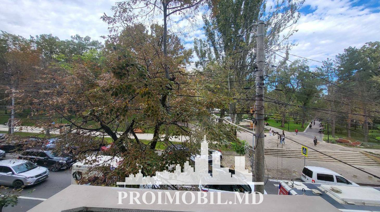 https://images.proimobil.md/3_i_be9zyzZipz6VFvW7pzT1oOSqZBy-KRB1i_gv9jQ/watermark:0.75:so:0:30:0.39/resize:fill:1460:816:1/gravity:ce/bG9jYWw6Ly8vZXN0YXRlL2xyL2E2NzIxMTZmLTVlZDEtNDQ3Ni05NDdiLWRiNDYyNTBhMDNhMy5qcGVn