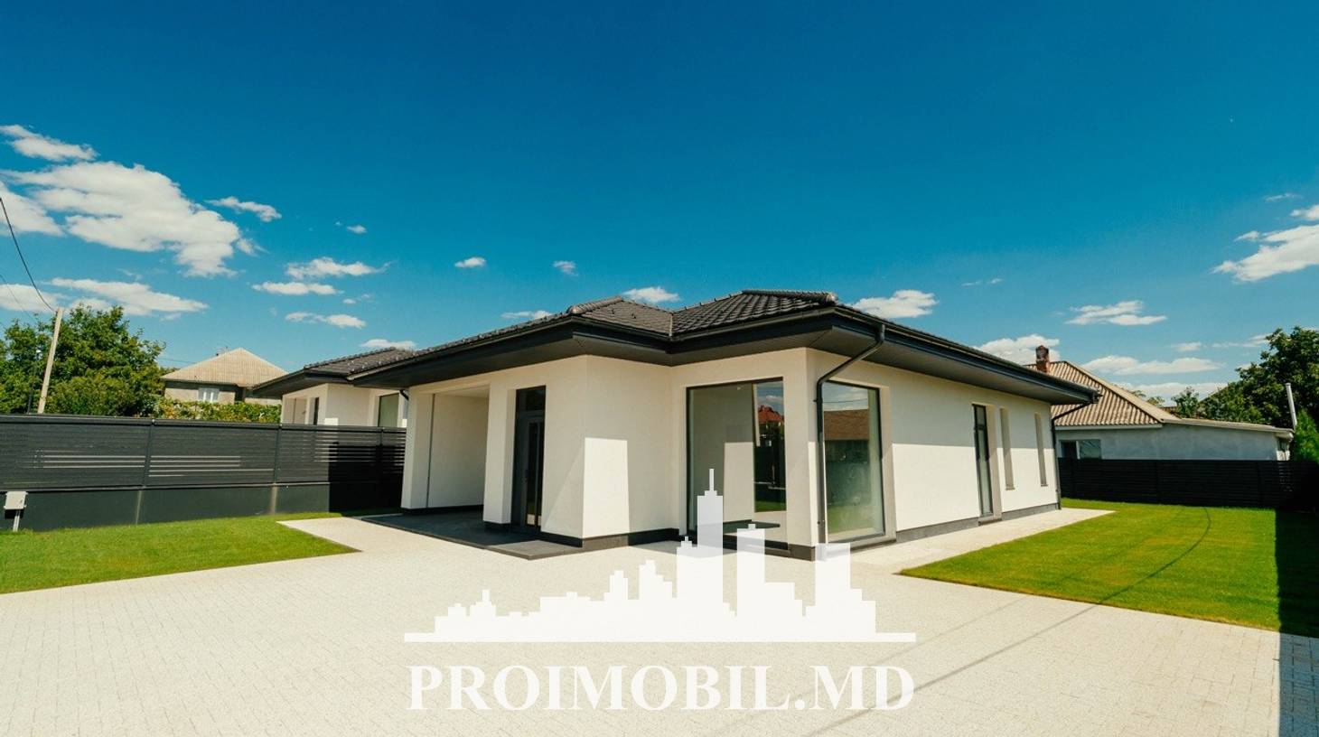 https://images.proimobil.md/3azVrPll59DHg_1RY9LnLY7ZSQg6a3jq5pTkR3s5wq8/watermark:0.75:so:0:30:0.39/resize:fill:1460:816:1/gravity:ce/bG9jYWw6Ly8vZXN0YXRlL2xyLzhmNDdmZDNjLTY3MGItNDM0NS1hYmUzLTk3YTBlMjAxZDk2NS5qcGVn