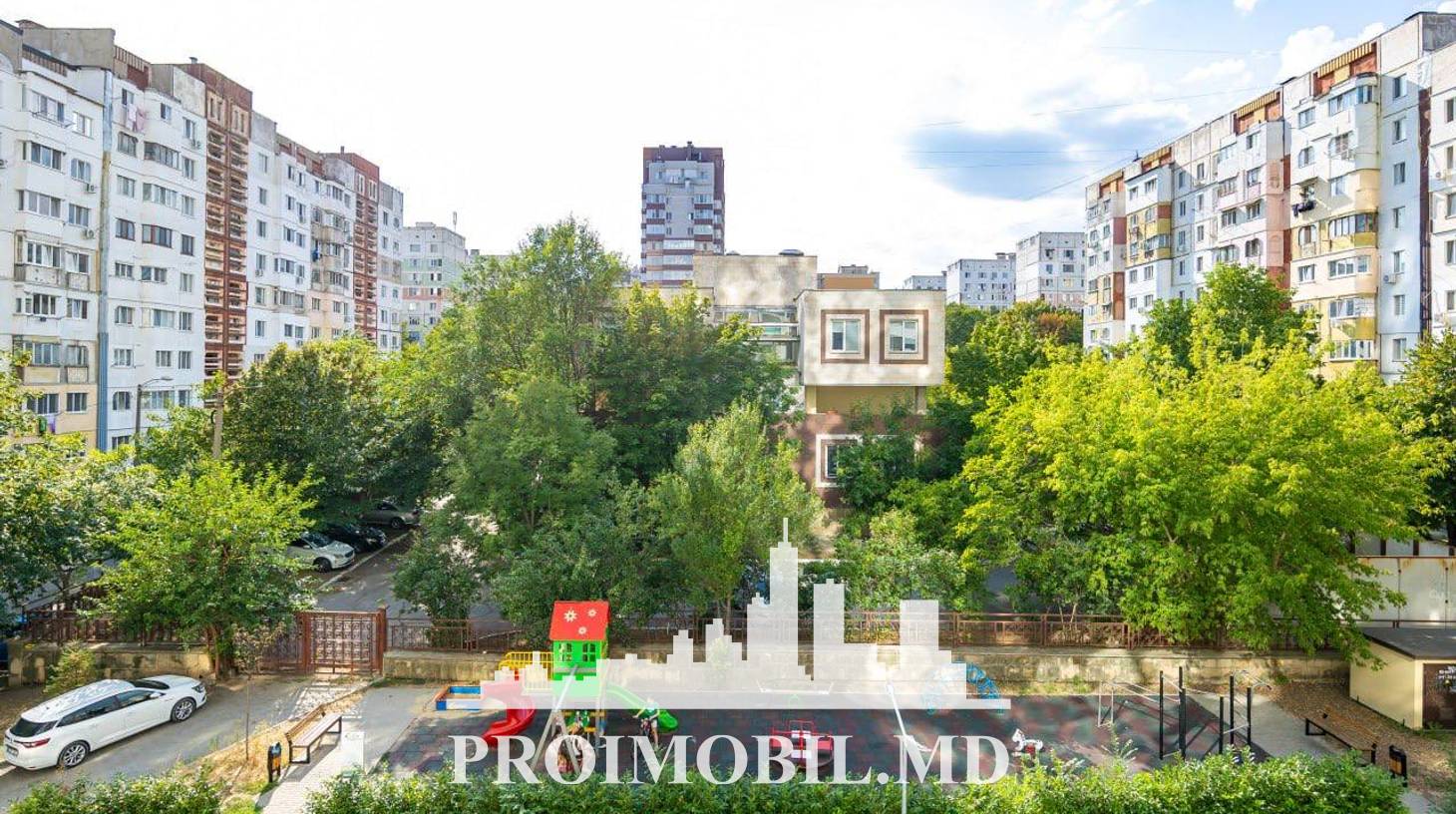 https://images.proimobil.md/3ceIWvDUemUOsolsflvxhgKyOwgd00HCDtR-nxDqJQo/watermark:0.75:so:0:30:0.39/resize:fill:1460:816:1/gravity:ce/bG9jYWw6Ly8vZXN0YXRlL2xyLzQxZDViNzVlLTNiMmEtNDlmNi04MWYwLTg1ZDMyNzlkYjkwNC5qcGVn