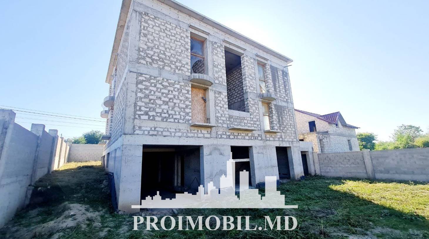 https://images.proimobil.md/3ck_0U0HgvpzvnCbb3ztlgajfHwIZnd_gE257AJF3aQ/watermark:0.75:so:0:30:0.39/resize:fill:1460:816:1/gravity:ce/bG9jYWw6Ly8vZXN0YXRlL2xyL2E1MzQ5OTlhLWExN2EtNDIwYi05MmIyLWEwODJkYzA2OTcwOC5qcGVn