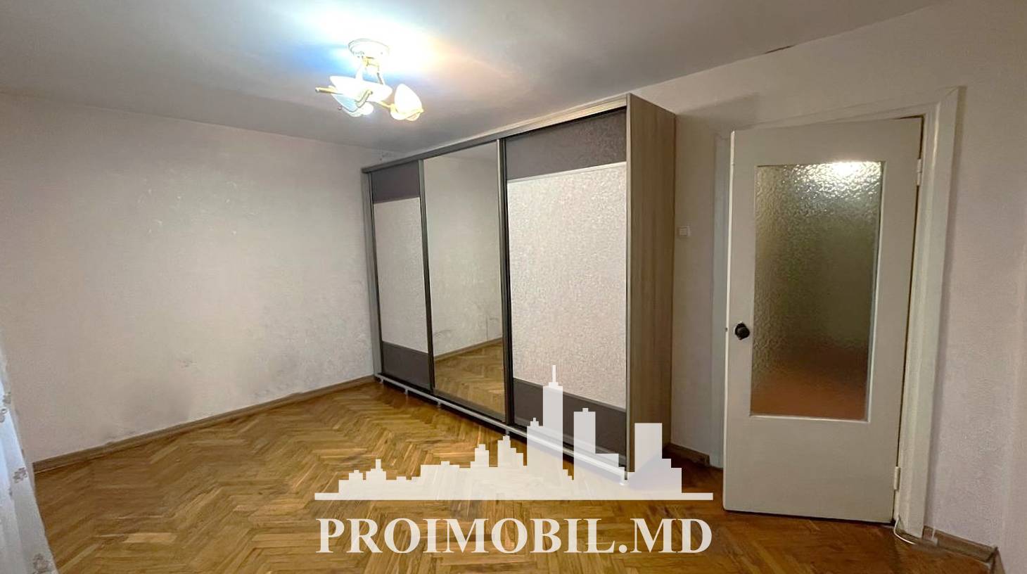 https://images.proimobil.md/3eE21H4kvaw2ABsnsUuYvjFdA8_D0IQ5VUZ3lxKONLQ/watermark:0.75:so:0:30:0.39/resize:fill:1460:816:1/gravity:ce/bG9jYWw6Ly8vZXN0YXRlL2xyLzRlODg0Yjc3LWVjNzYtNDhjOC1iOGJmLTE3M2QzMGM0ODcwYy5qcGVn