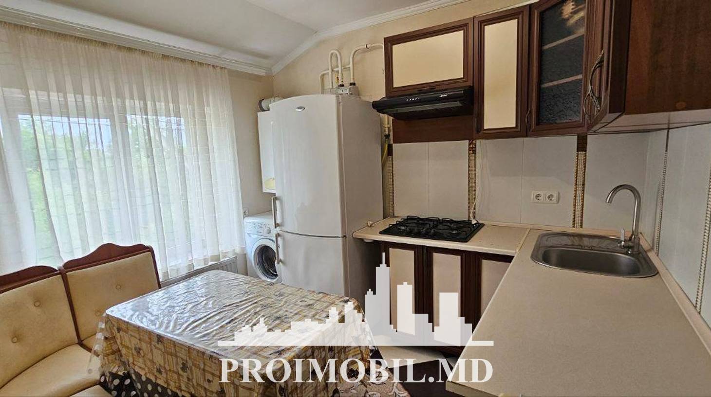 https://images.proimobil.md/3hbXNuI96Gw3QU-HksuedahnEW5KQS6onRf5vCCpPVo/watermark:0.75:so:0:30:0.39/resize:fill:1460:816:1/gravity:ce/bG9jYWw6Ly8vZXN0YXRlL2xyLzc0MTY4ZTk5LTlhM2MtNGJjNC1iYzU4LWMyZTVlNzNjY2ZhMi5qcGVn