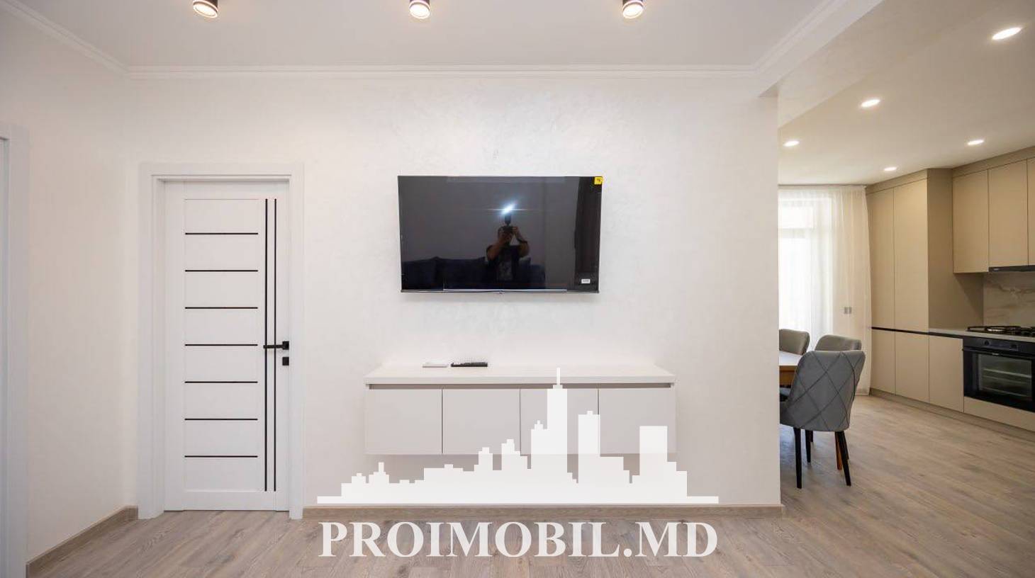 https://images.proimobil.md/3iTm9Lo5f1ki0cChte9I__tm-XUGVJkmmdzbqH31AaA/watermark:0.75:so:0:30:0.39/resize:fill:1460:816:1/gravity:ce/bG9jYWw6Ly8vZXN0YXRlL2xyL2EyOTQwNzE3LTllM2UtNGRjMS1hYzQ3LWI4Y2Y5YzU1YzVkOS5qcGVn