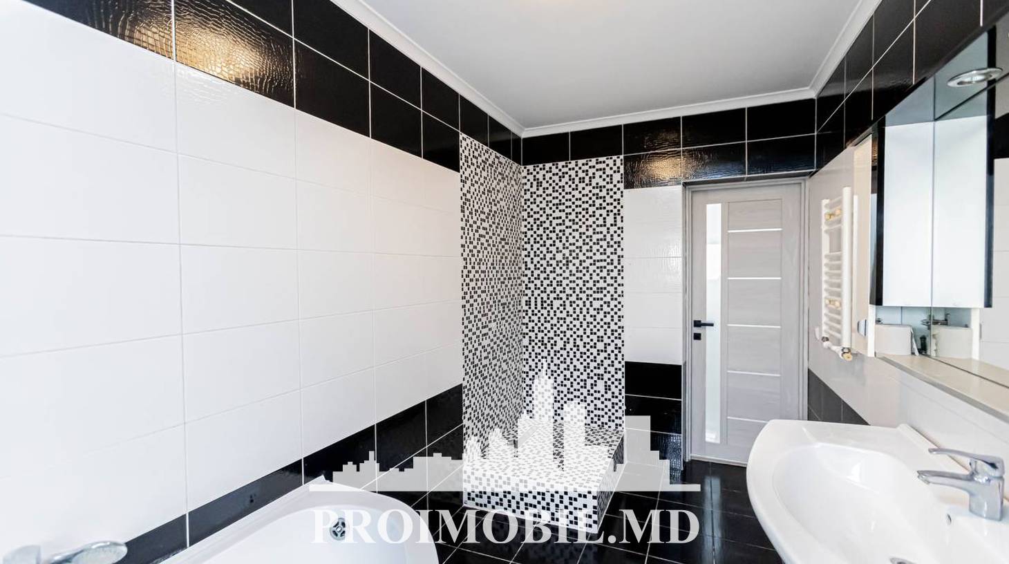 https://images.proimobil.md/3jVCLwCI4h5JbREk5eGuCsV5qwNtHCE1mJAz_i3wo3Y/watermark:0.75:so:0:30:0.39/resize:fill:1460:816:1/gravity:ce/bG9jYWw6Ly8vZXN0YXRlL2xyL2EwMjZlYTI2LWM4YTItNGY5Yi05ZGE3LTFhZjEzZWE5ODllYS5qcGVn