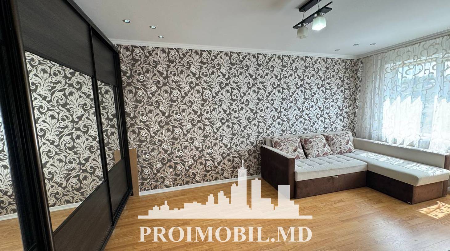 https://images.proimobil.md/3lYdzCxKJPxvRm0NYH2zOAcJO74r7ndtGhT5S34htJ8/watermark:0.75:so:0:30:0.39/resize:fill:1460:816:1/gravity:ce/bG9jYWw6Ly8vZXN0YXRlL2xyL2IyMGIyMTI4LWUyMzgtNDZmNi1iMTE3LWMzYmY4MjJlODJhZS5qcGVn