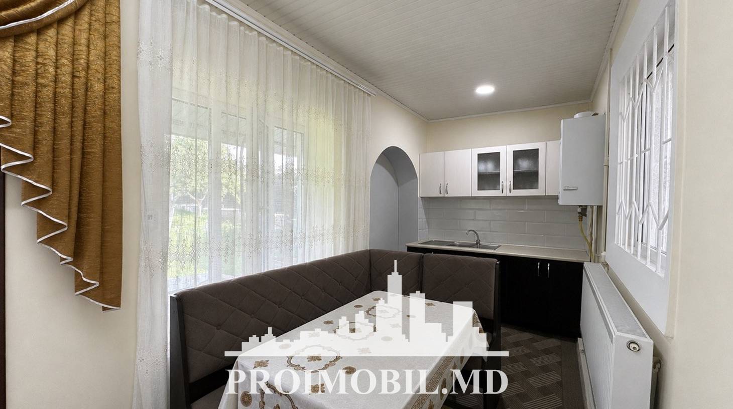 https://images.proimobil.md/3mI13fKQZHkbqJl607oqVdGaYF8rJdYyTBisuCEd-0I/watermark:0.75:so:0:30:0.39/resize:fill:1460:816:1/gravity:ce/bG9jYWw6Ly8vZXN0YXRlL2xyLzYyNDhkMWYyLTJjNTktNDFkYS05NWJmLWZjODY5NmY5NWQ3MS5qcGVn
