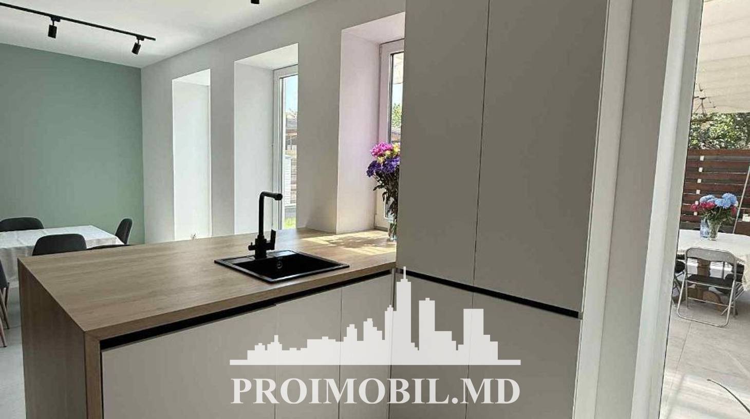 https://images.proimobil.md/3mYnFQi-GGb1LEG0WD5yTcyzPQ8keGUT1Mt28QHcBBI/watermark:0.75:so:0:30:0.39/resize:fill:1460:816:1/gravity:ce/bG9jYWw6Ly8vZXN0YXRlL2xyL2ZmZDJkZDZiLTMwMzUtNGU4ZS1iNTgzLTFkN2RjZGI2NGY5MS5qcGVn