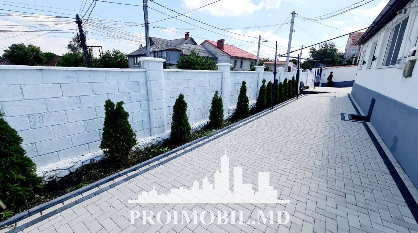 https://images.proimobil.md/3mdv8J7FYbOPZ5XHiO3-ye-u-bxz1fJVVbJqj7rX5kE/watermark:0.75:so:0:30:0.39/resize:fill:1460:816:1/gravity:ce/bG9jYWw6Ly8vZXN0YXRlL2xyL2I5YmNjNDlhLTVjNzEtNDI1Ni1iYzM3LWMyNjE4YmU4NzVmOS5qcGVn