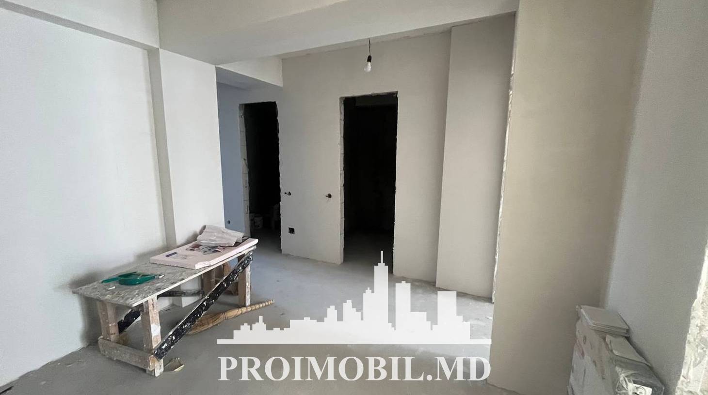 https://images.proimobil.md/3oxEskDzOx3_8nrTkpiqboTUxrbNembeSbTj4Jl8hU0/watermark:0.75:so:0:30:0.39/resize:fill:1460:816:1/gravity:ce/bG9jYWw6Ly8vZXN0YXRlL2xyLzQxODEyMWZhLTc5OGUtNDcxMC1iNzU4LThmY2Y4YTIzOTMxZi5qcGVn