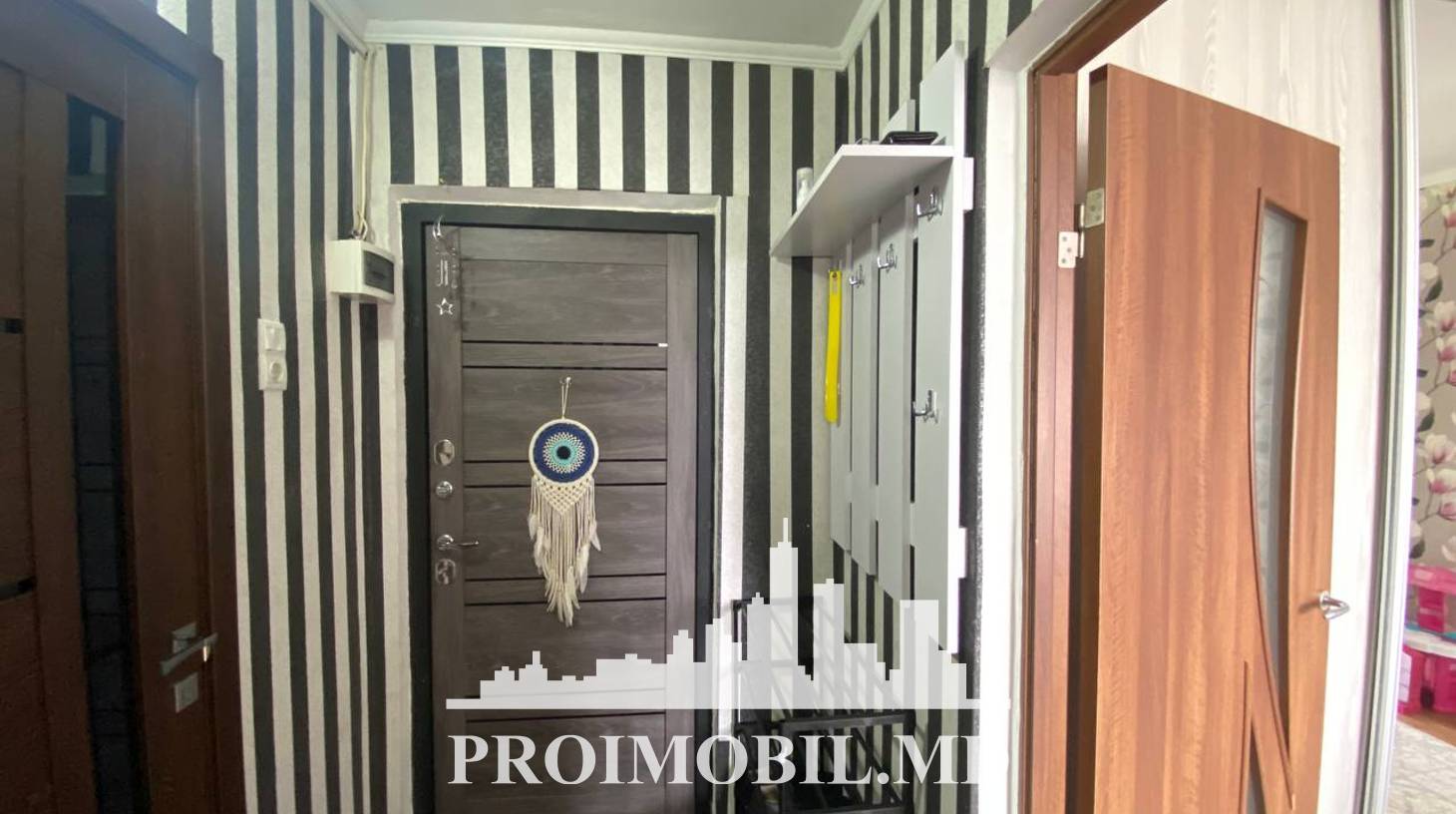 https://images.proimobil.md/3s9Z06C7OK-AUhp6KqXr8gf9rz2HfWT7up_xwhlXbpw/watermark:0.75:so:0:30:0.39/resize:fill:1460:816:1/gravity:ce/bG9jYWw6Ly8vZXN0YXRlL2xyLzEwOTg1NDc3LTQzZjctNDlkYS05YTc3LTlhNTA5Y2I0OTUwNi5qcGVn
