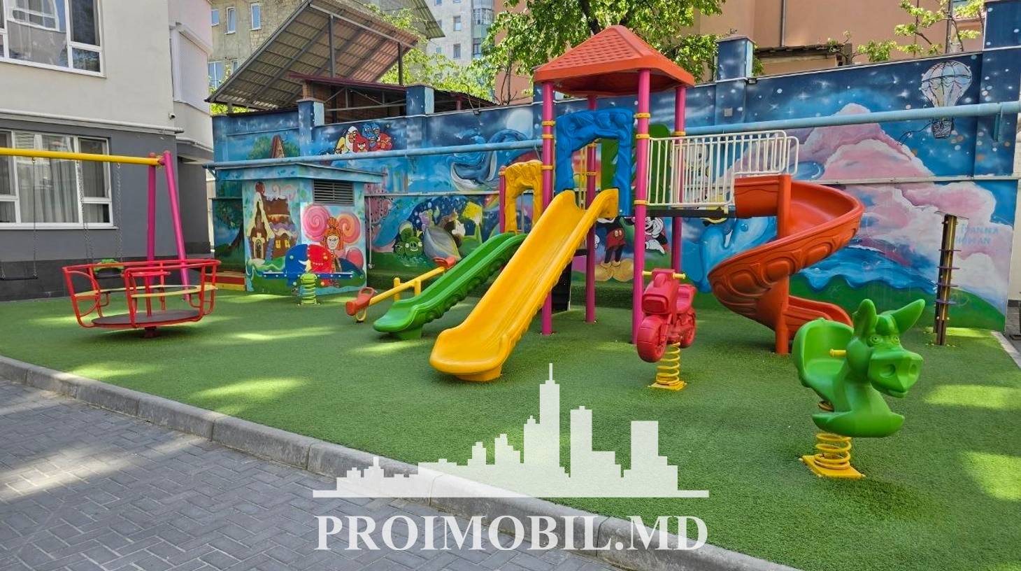 https://images.proimobil.md/3sAhaEijC_NVdTwR3_cYmQxkq6YpNuCbx34lW7Dw4WM/watermark:0.75:so:0:30:0.39/resize:fill:1460:816:1/gravity:ce/bG9jYWw6Ly8vZXN0YXRlL2xyLzE1NDc5MGRjLWU5NWMtNGQzMi05NjhiLWViYTI2ZmQ5ZTZjYS5qcGVn