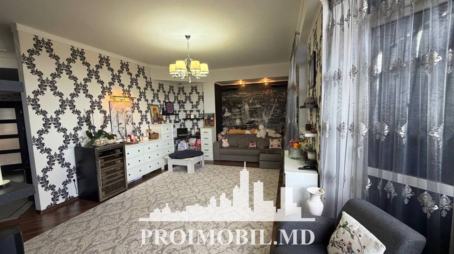 https://images.proimobil.md/3u6u8FYIXP53rMaMze4Qt8MVIVxPl3fCpscxAyrg-g4/watermark:0.75:so:0:30:0.39/resize:fill:1460:816:1/gravity:ce/bG9jYWw6Ly8vZXN0YXRlL2xyLzRiZmQxNDNhLTY3MjQtNDYyNS1hNTUzLWUyMGUxZjBmM2UxYS5qcGVn