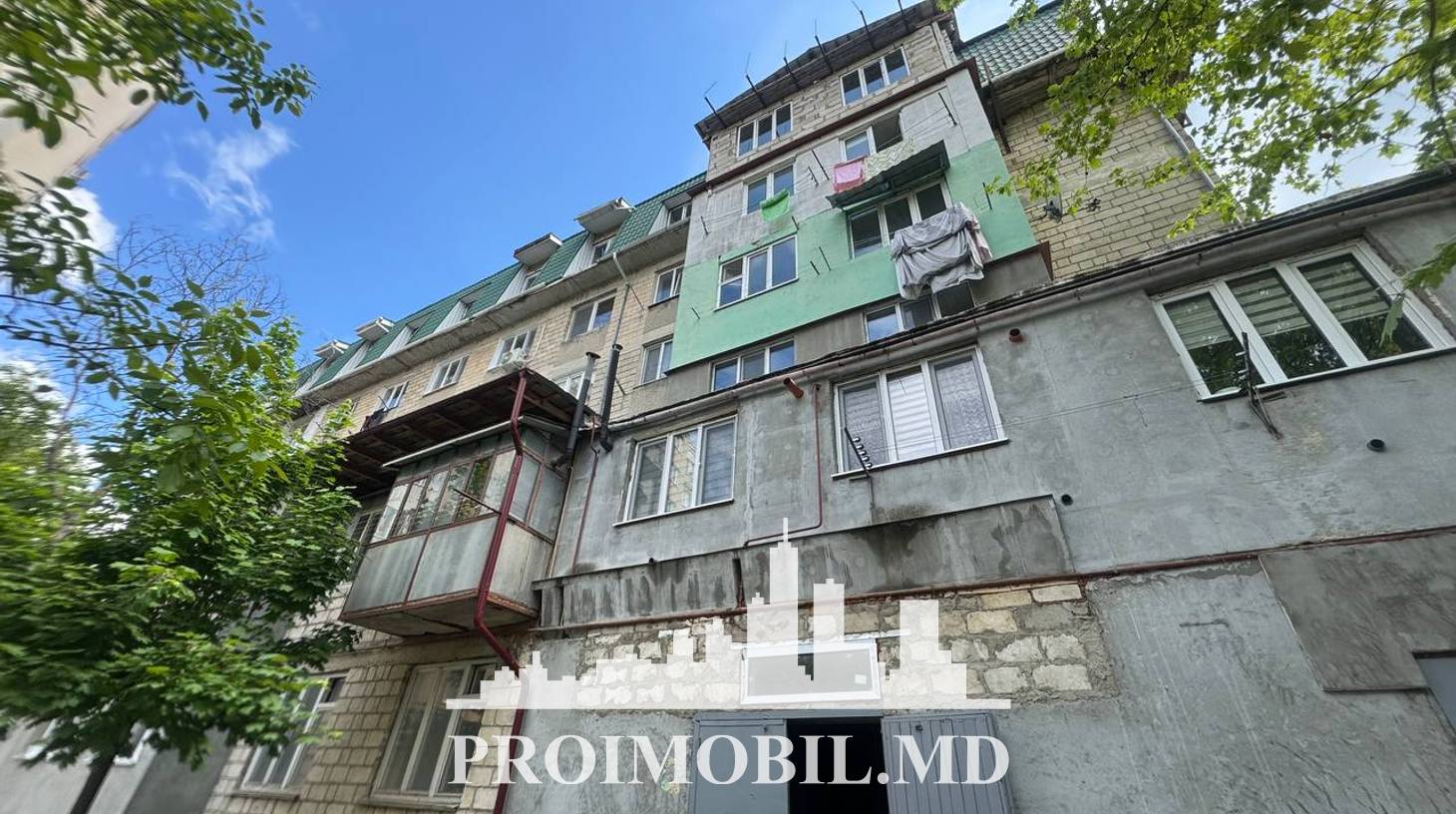 https://images.proimobil.md/3v9HTBDyJIKBb7AhKu1oW-PbUoK1kto44B3S5Ir3HtE/watermark:0.75:so:0:30:0.39/resize:fill:1460:816:1/gravity:ce/bG9jYWw6Ly8vZXN0YXRlL2xyLzU0NjAzM2ZjLWU4MWMtNGNlMi1hM2E4LTEwYWU3NWZiODU4My5qcGVn