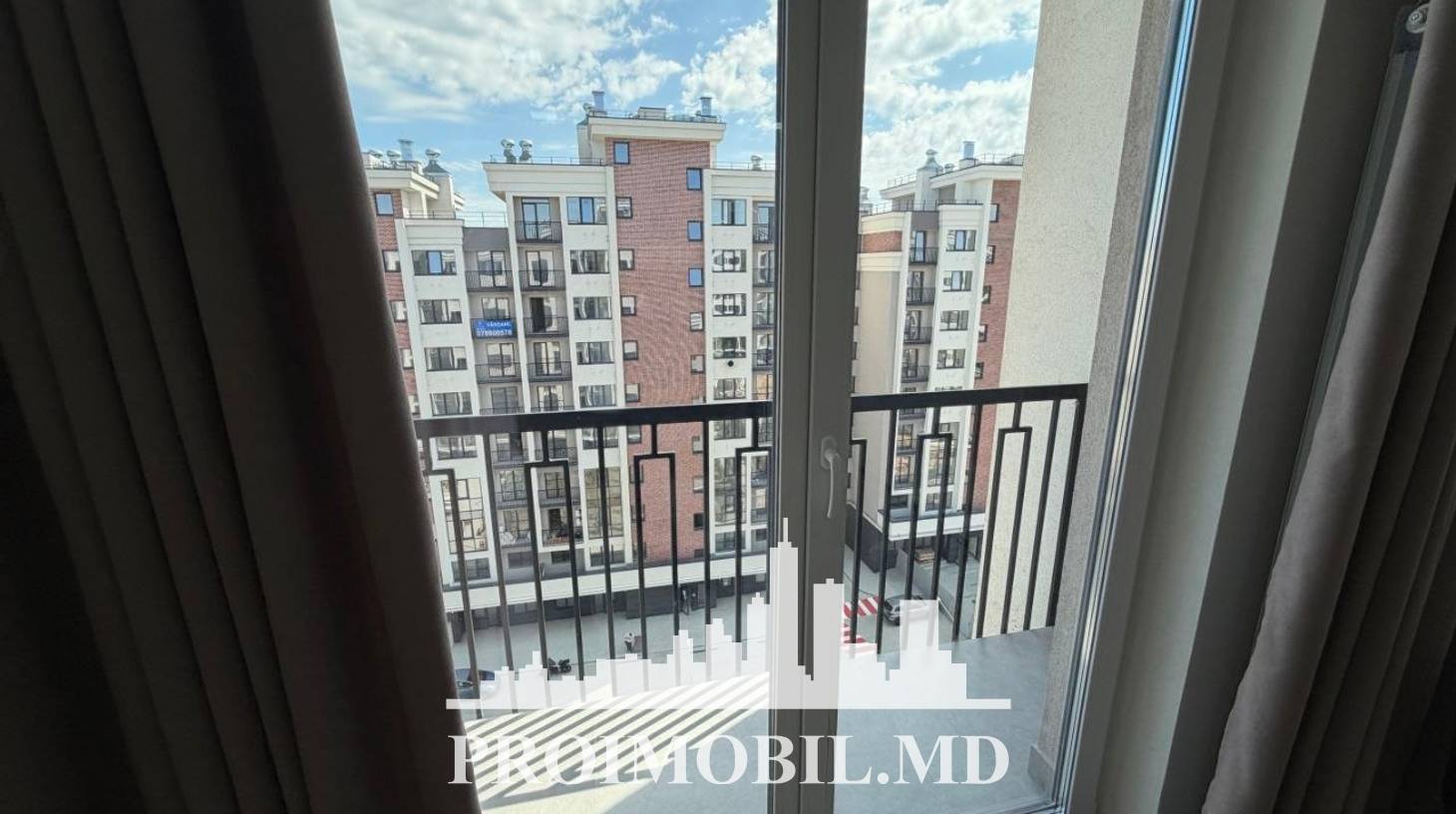 https://images.proimobil.md/3y4fA8ajSdn-Y85BTIlFQJP_1S3IQI8WZb7YlwW12DQ/watermark:0.75:so:0:30:0.39/resize:fill:1460:816:1/gravity:ce/bG9jYWw6Ly8vZXN0YXRlL2xyL2VlYzQ4N2Q5LTlkMWUtNDNiNS04Y2I3LWMxNDgwNzVlYmYzMi5qcGVn