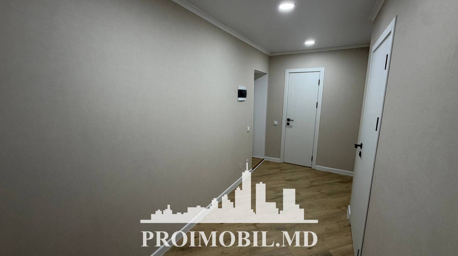 https://images.proimobil.md/3yaeOMefOX4dotzir2AidgQfnKjMLCAV_FlwLsJ60Zg/watermark:0.75:so:0:30:0.39/resize:fill:1460:816:1/gravity:ce/bG9jYWw6Ly8vZXN0YXRlL2xyL2QzNjkyMzBmLTUxYjgtNDIxMC1hOGMzLTI3Y2MwMjRiY2M0Ny5qcGVn