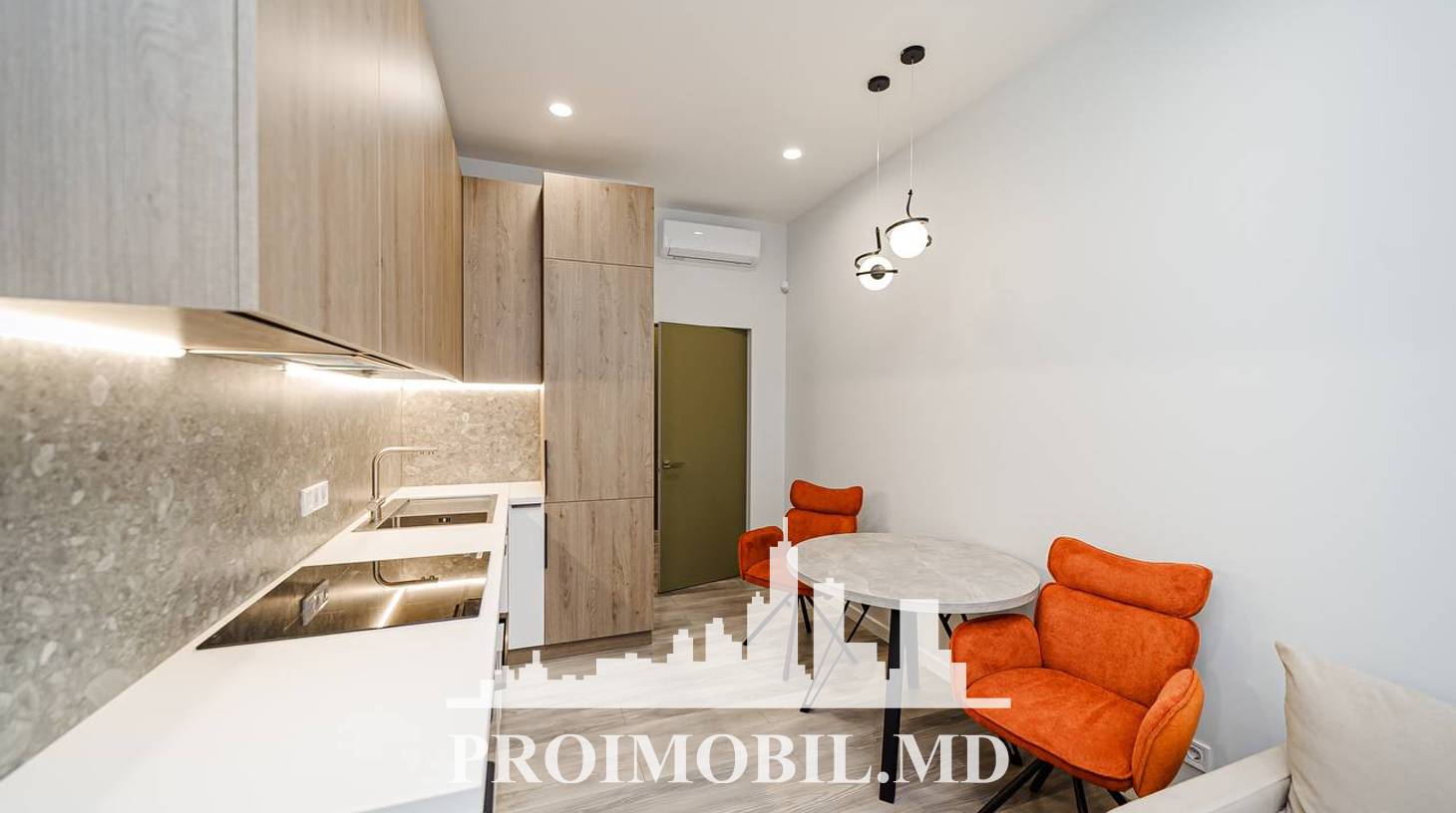 https://images.proimobil.md/3yauyiqU1dZ1hk2HPQ78tnh_LhUDhIkUQRW_tgTjhXk/watermark:0.75:so:0:30:0.39/resize:fill:1460:816:1/gravity:ce/bG9jYWw6Ly8vZXN0YXRlL2xyLzNmY2NmMDBmLWZiMGEtNGJlNC04MWFkLTZjMTQ1YzY5ZGNjOC5qcGVn