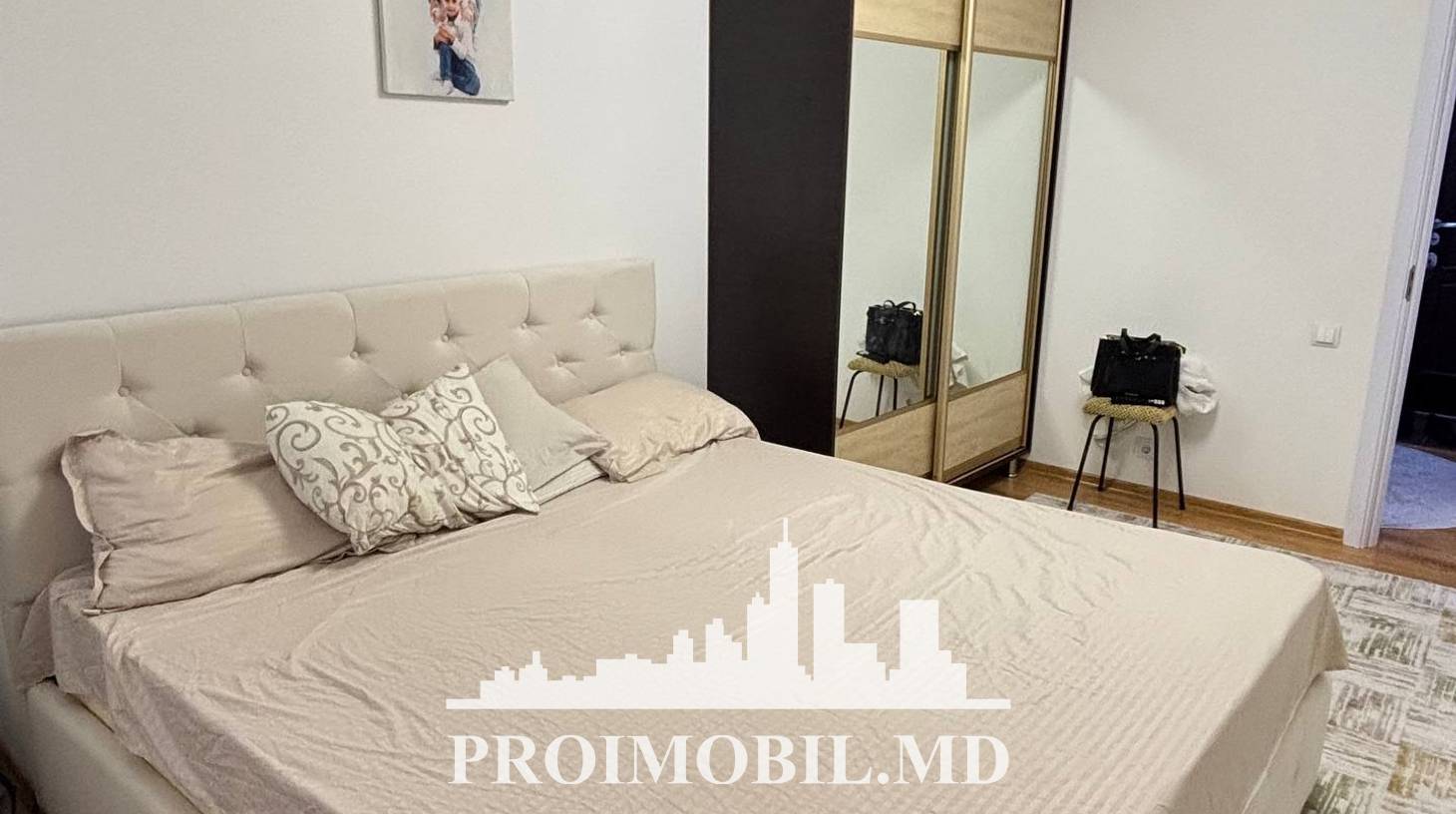 https://images.proimobil.md/41RP3MYLnSZ8XK84uUgQpeJyOL9IDDIY_EqdwTFet4Y/watermark:0.75:so:0:30:0.39/resize:fill:1460:816:1/gravity:ce/bG9jYWw6Ly8vZXN0YXRlL2xyLzdjZmRmMGVmLTFlYjYtNDg5Ni04OTA0LTc0M2UyNWY4ODA0NC5qcGVn